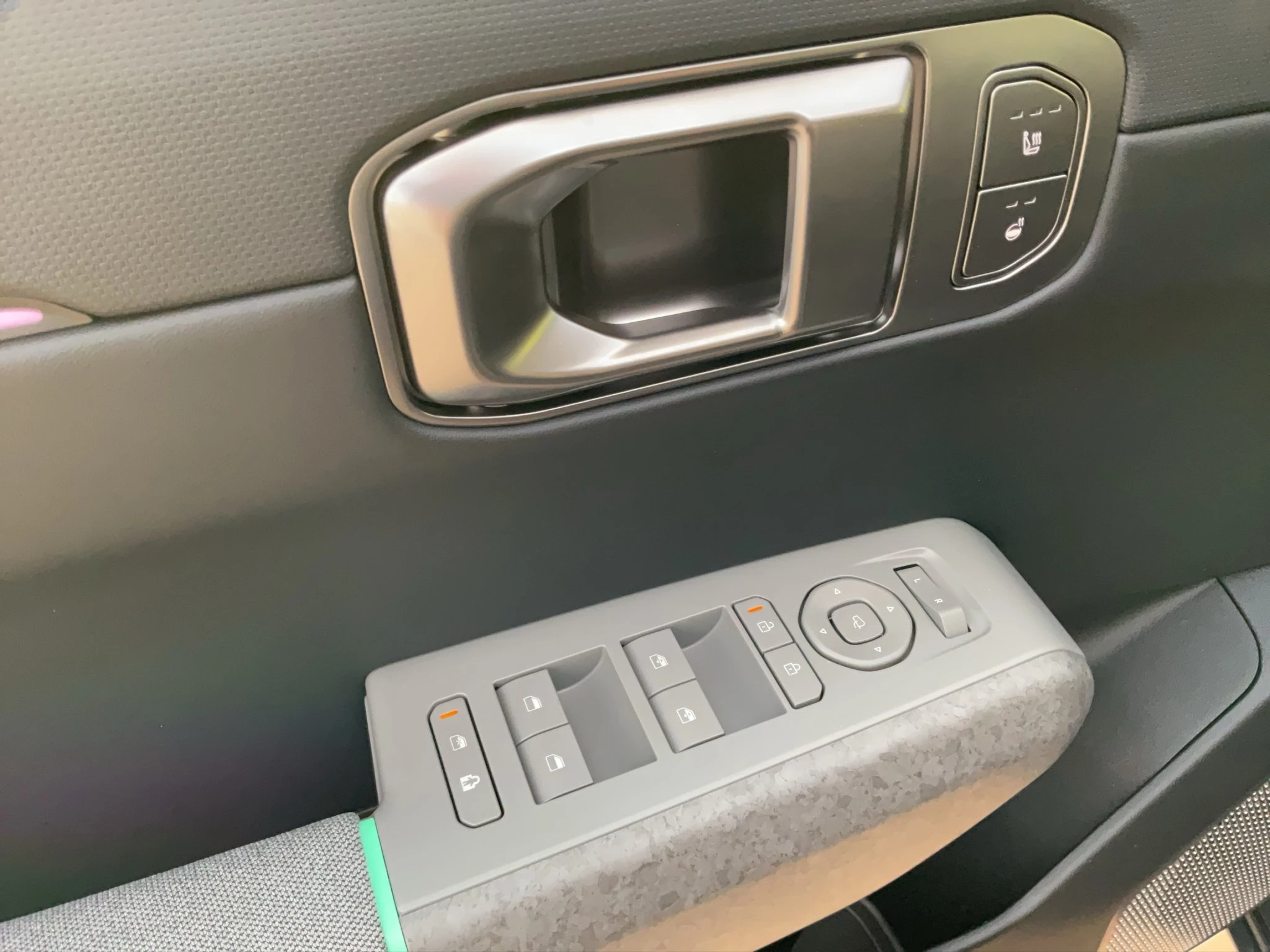 Kia EV4 Hatchback Earth 81 kWh 150 kW Frontantrieb Schräghecklimousine. 5-türig