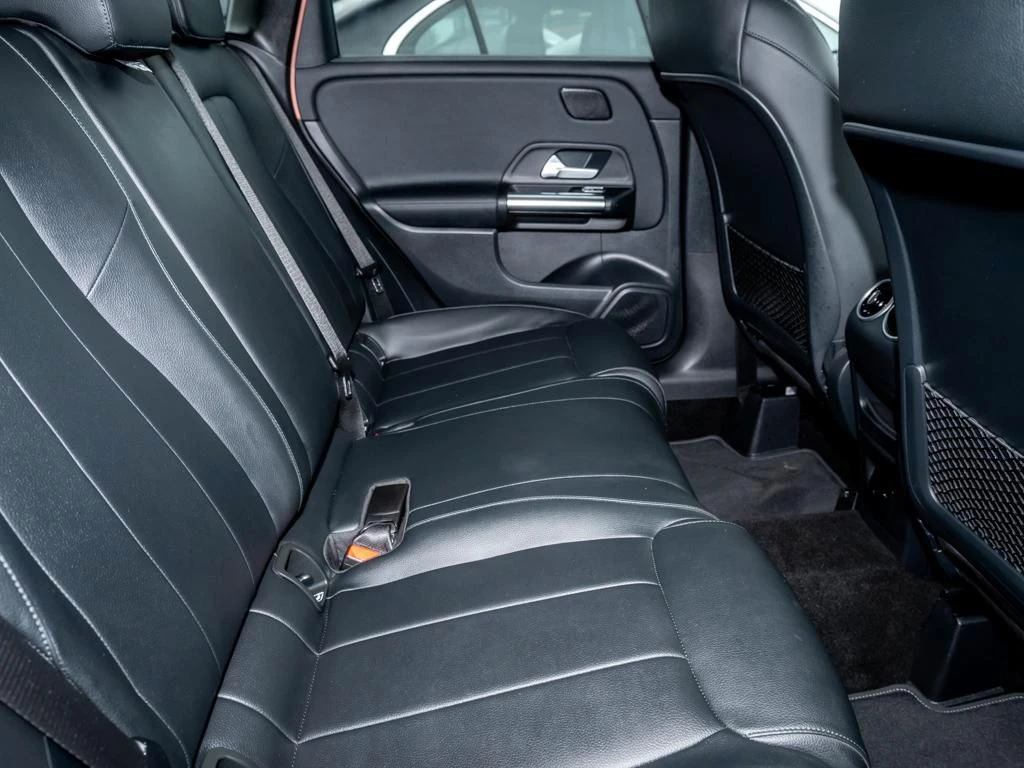 Mercedes-Benz-B-Klasse 180-image-12