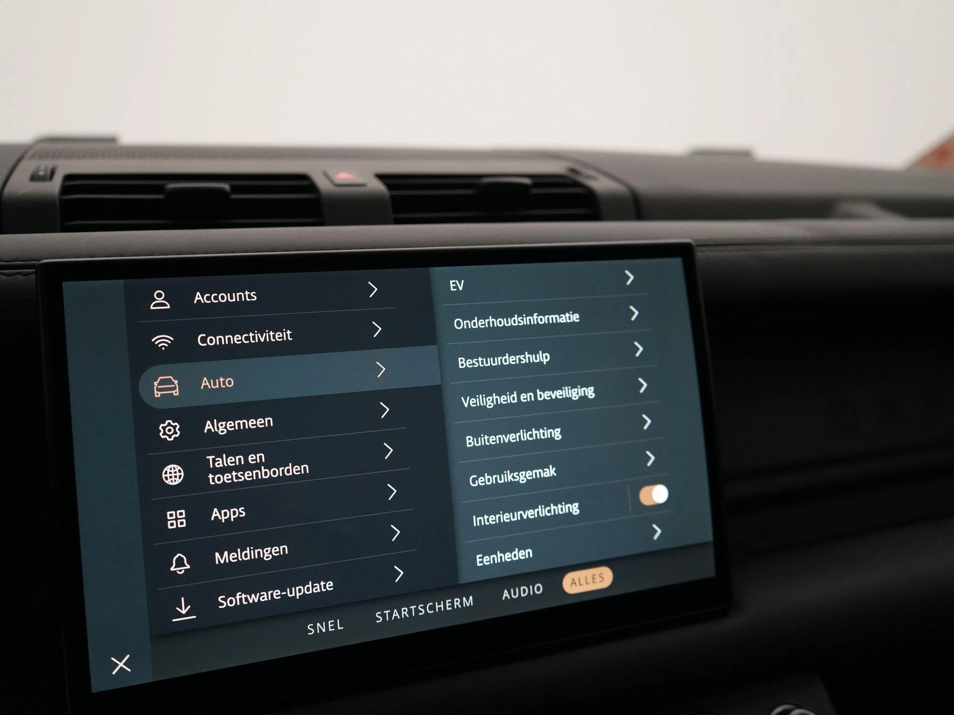 Land Rover-Defender-image-22