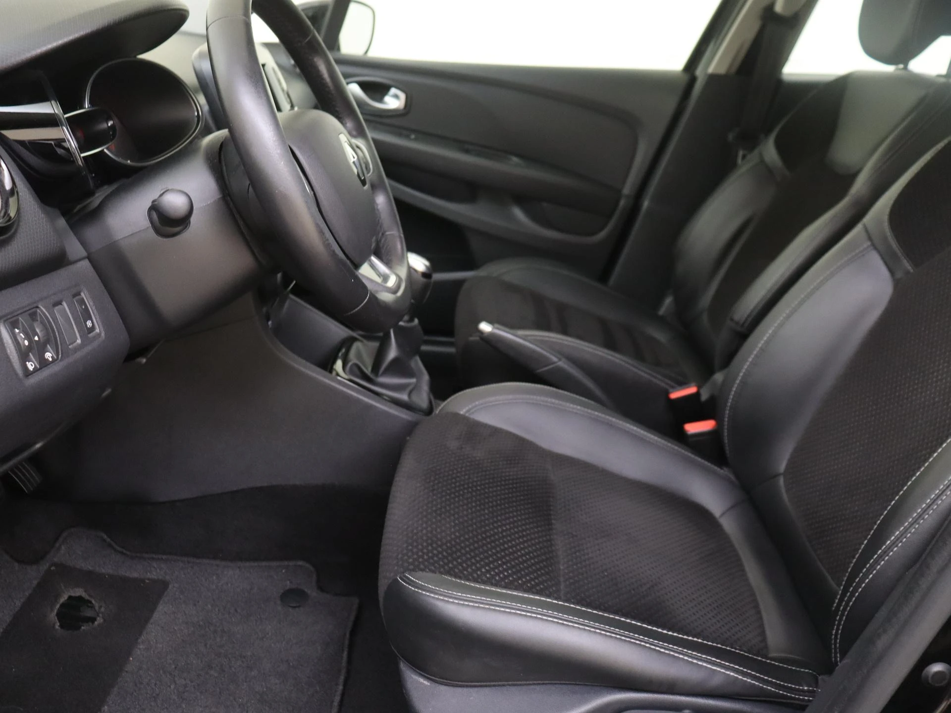 Renault-Clio-image-14