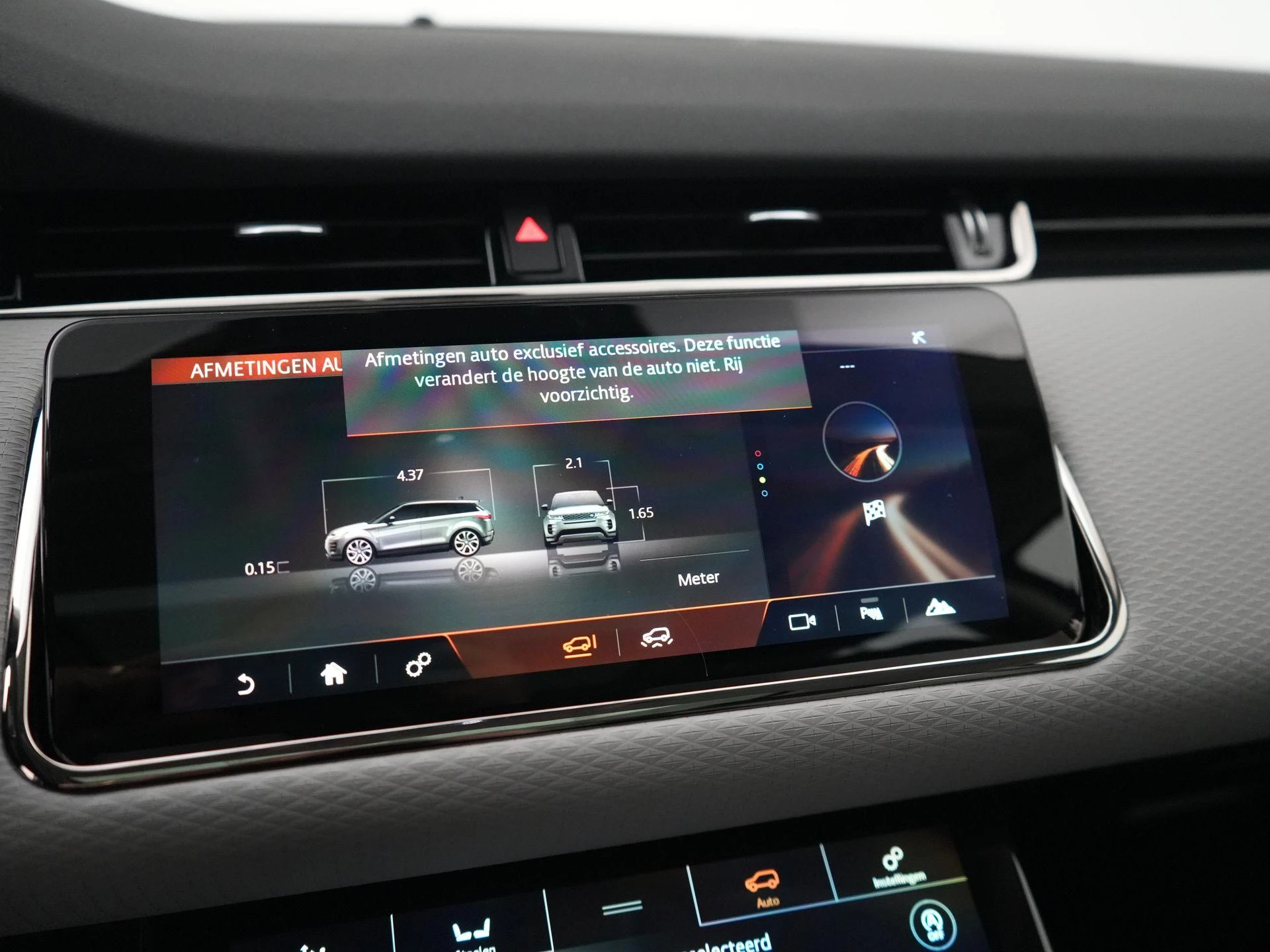 Land Rover-Range Rover Evoque-image-28