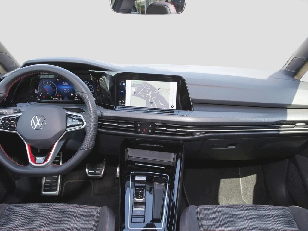 Volkswagen-Golf-image-11