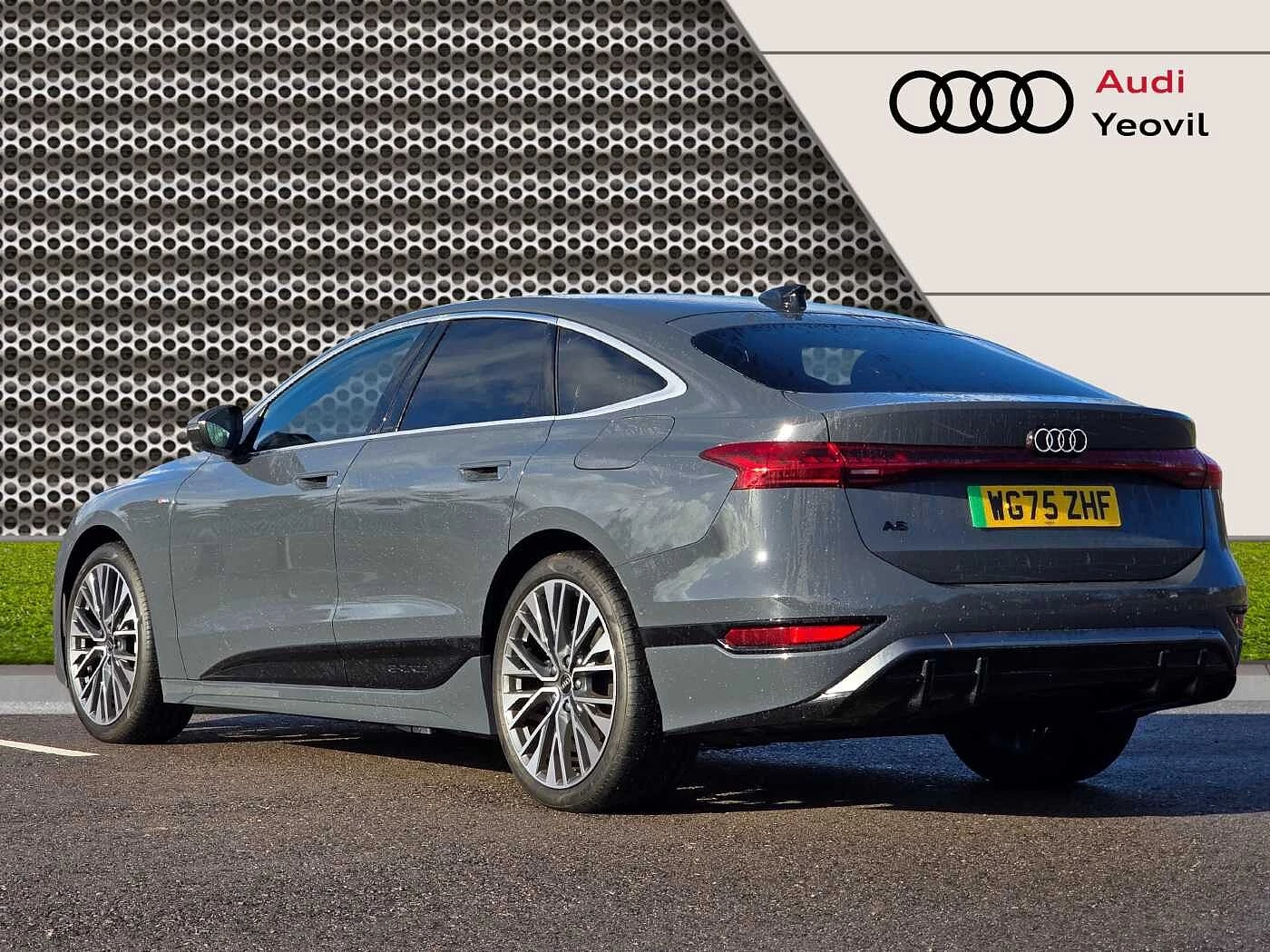 Audi-A6 Sportback e-tron-image-2