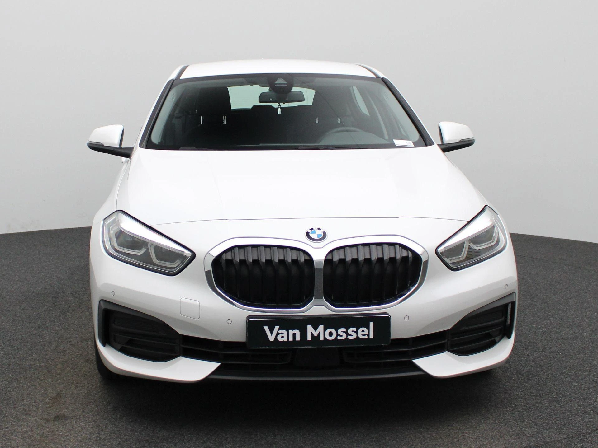 BMW-1 Reeks-image-2