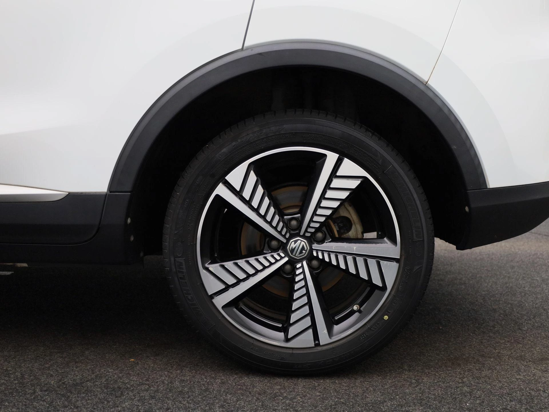 MG-ZS EV-image-13