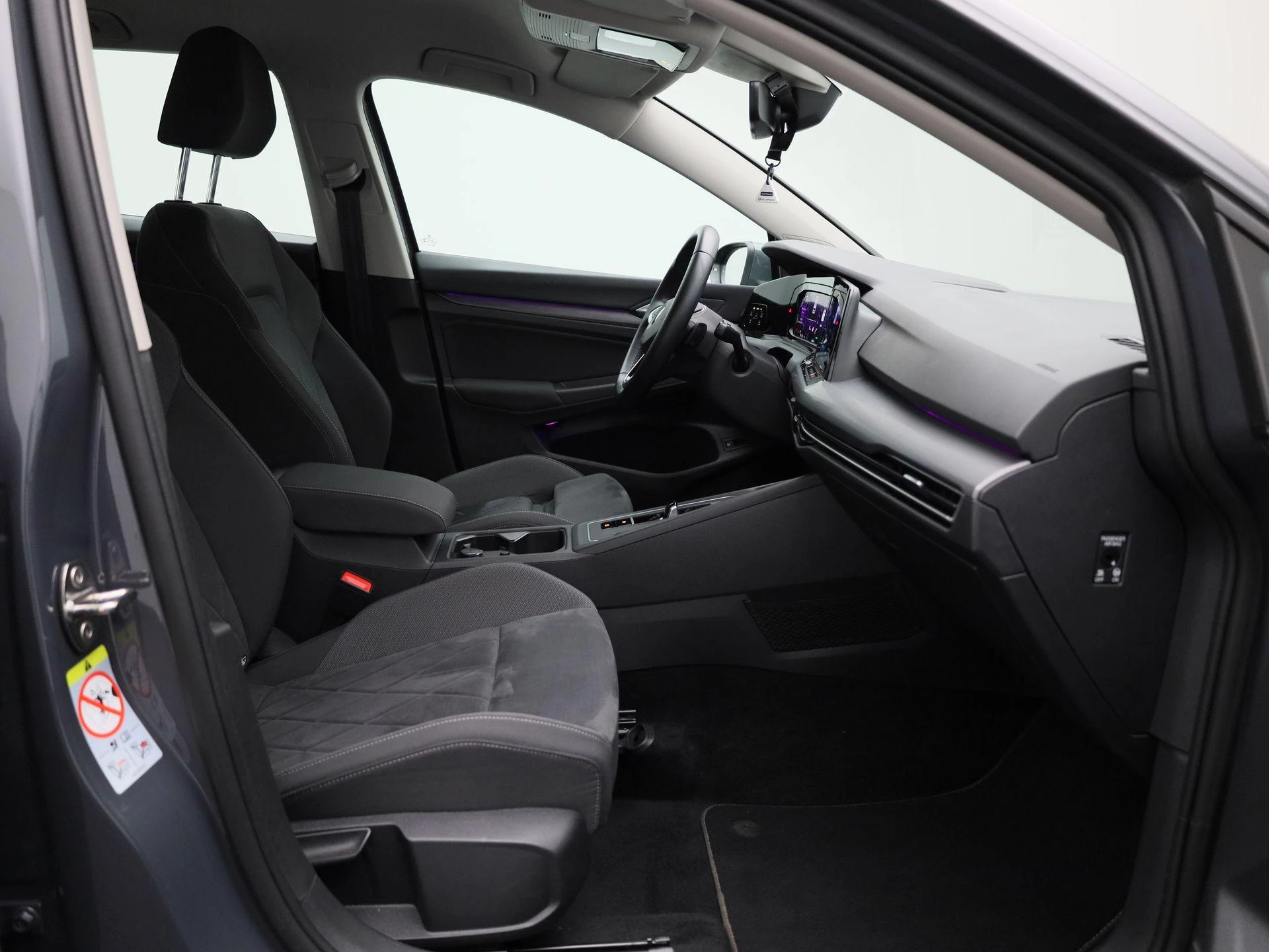 Volkswagen-Golf-image-36