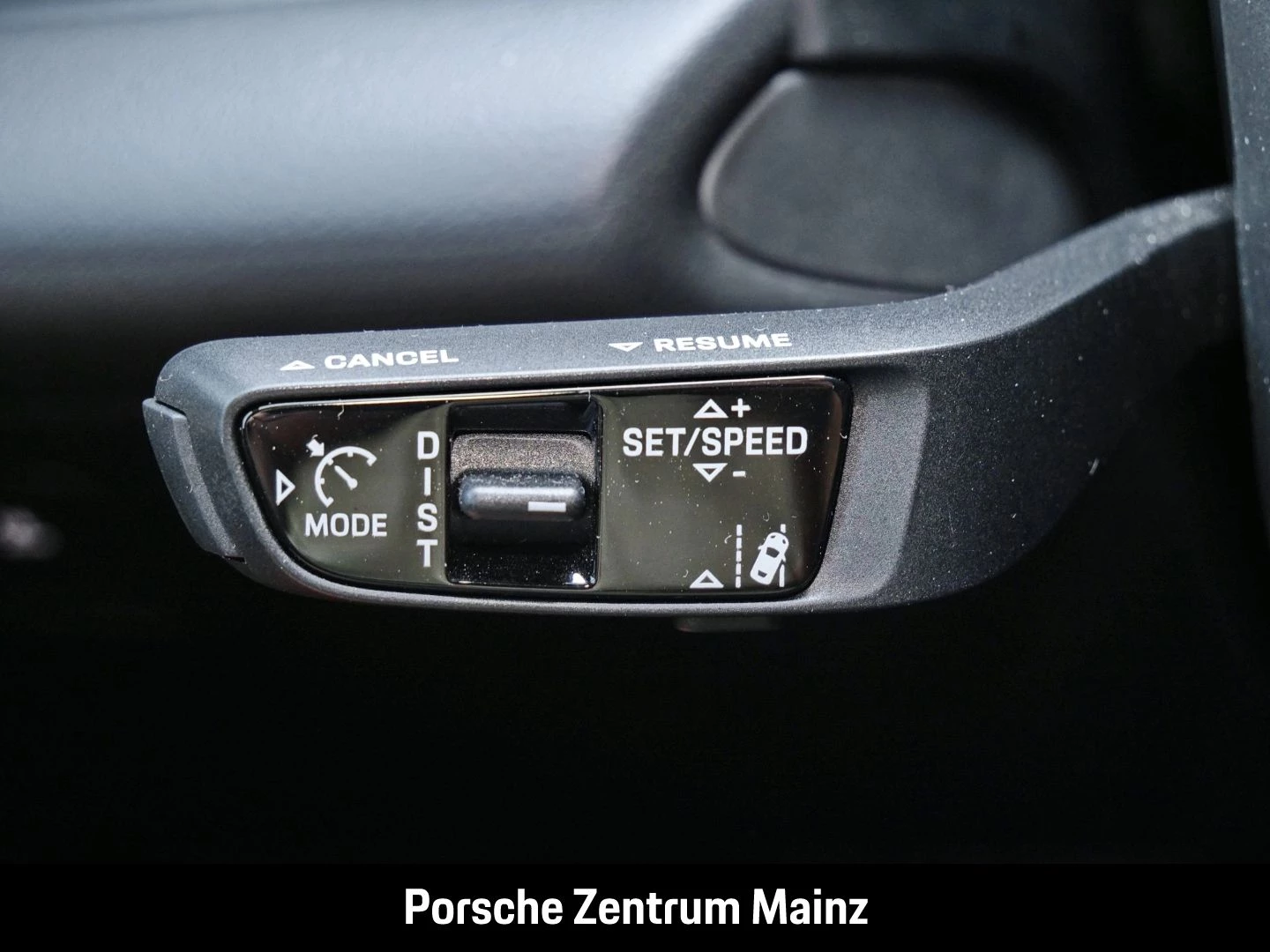 Porsche Macan 4 Luftfederung PASM 21-Zoll LED-Matrix -