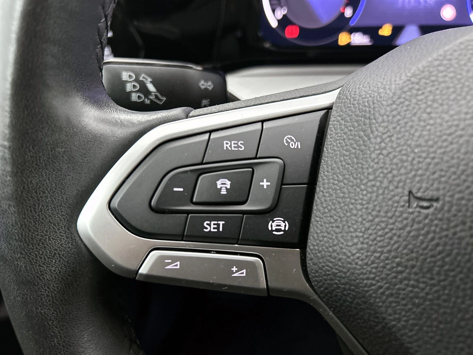 Volkswagen-Golf-image-5