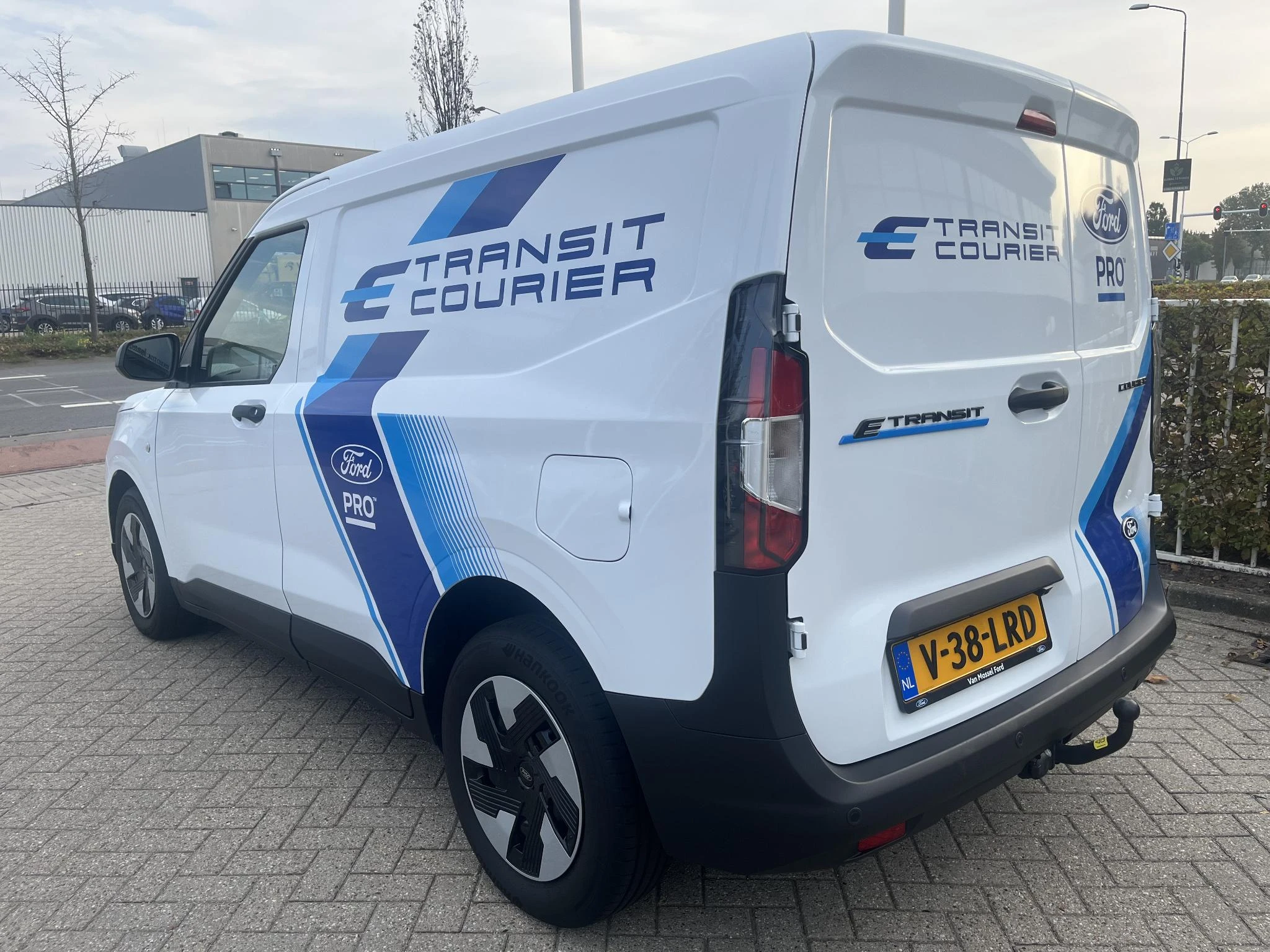 Ford-E-Transit-image-5