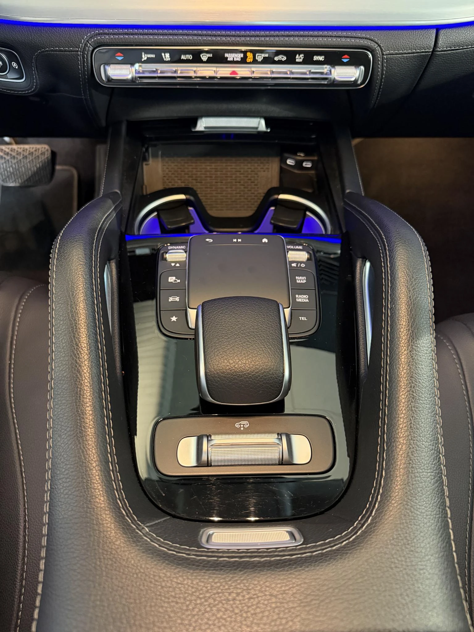 Mercedes-Benz-GLE-image-19