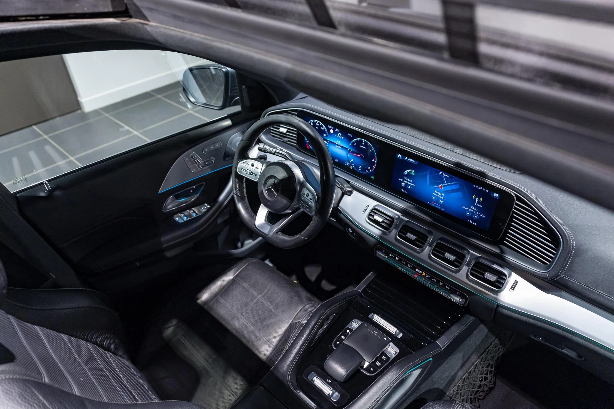 Mercedes-Benz-GLS-image-5