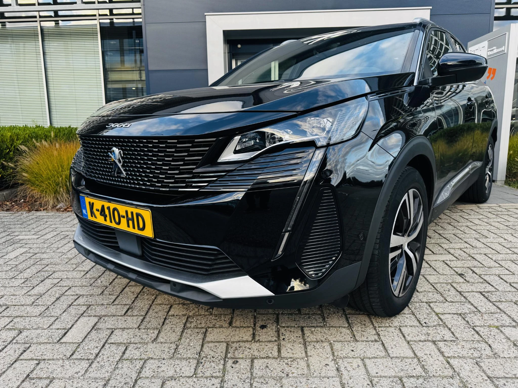 Peugeot-3008-image-1