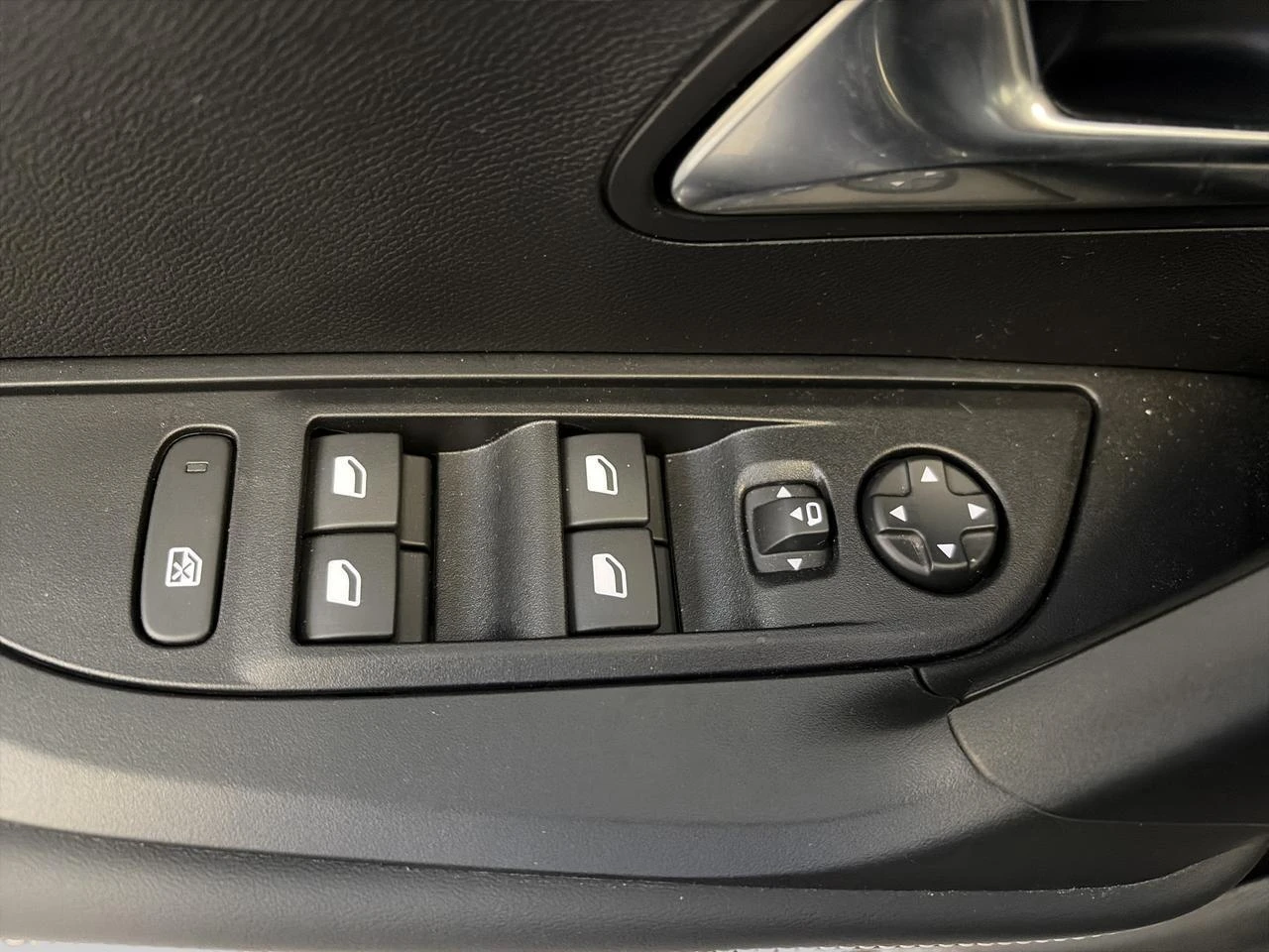 Peugeot-2008-image-16