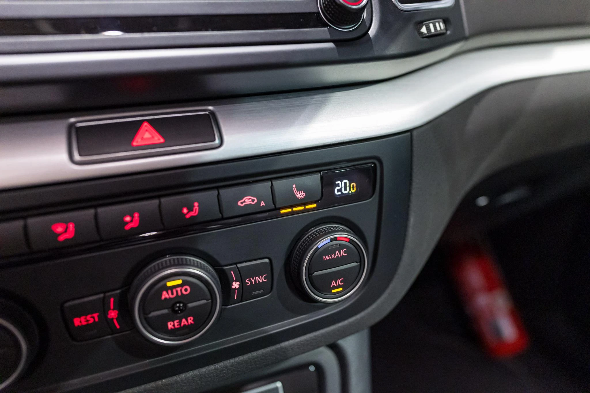 Volkswagen-Sharan-image-29