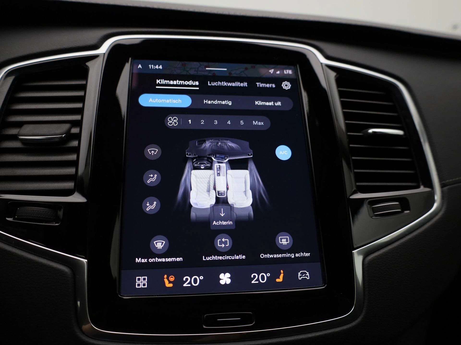 Volvo-XC90-image-23