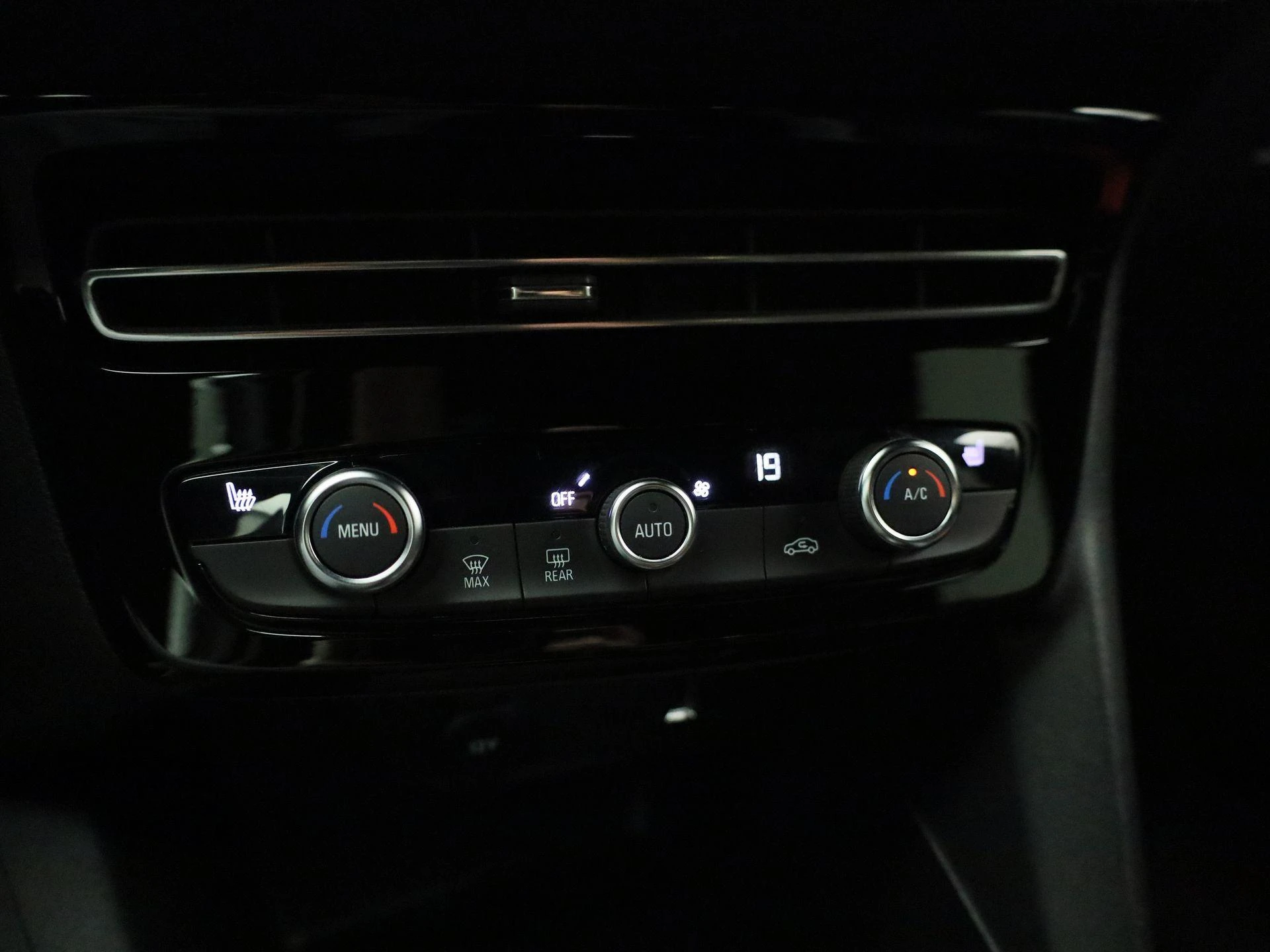Opel-Mokka-e-image-28