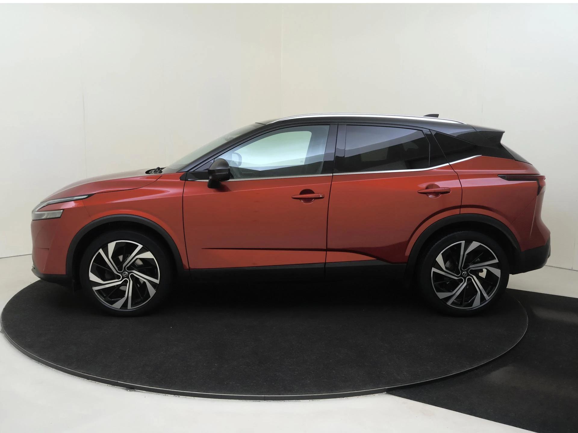 Nissan-QASHQAI-image-7