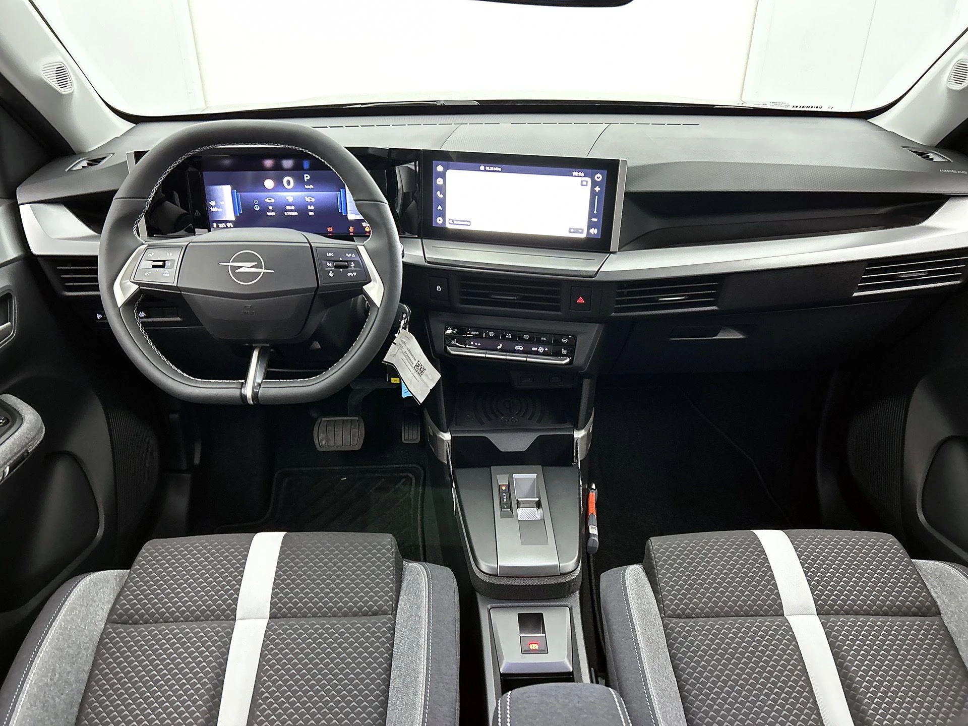 Opel-Frontera-image-21