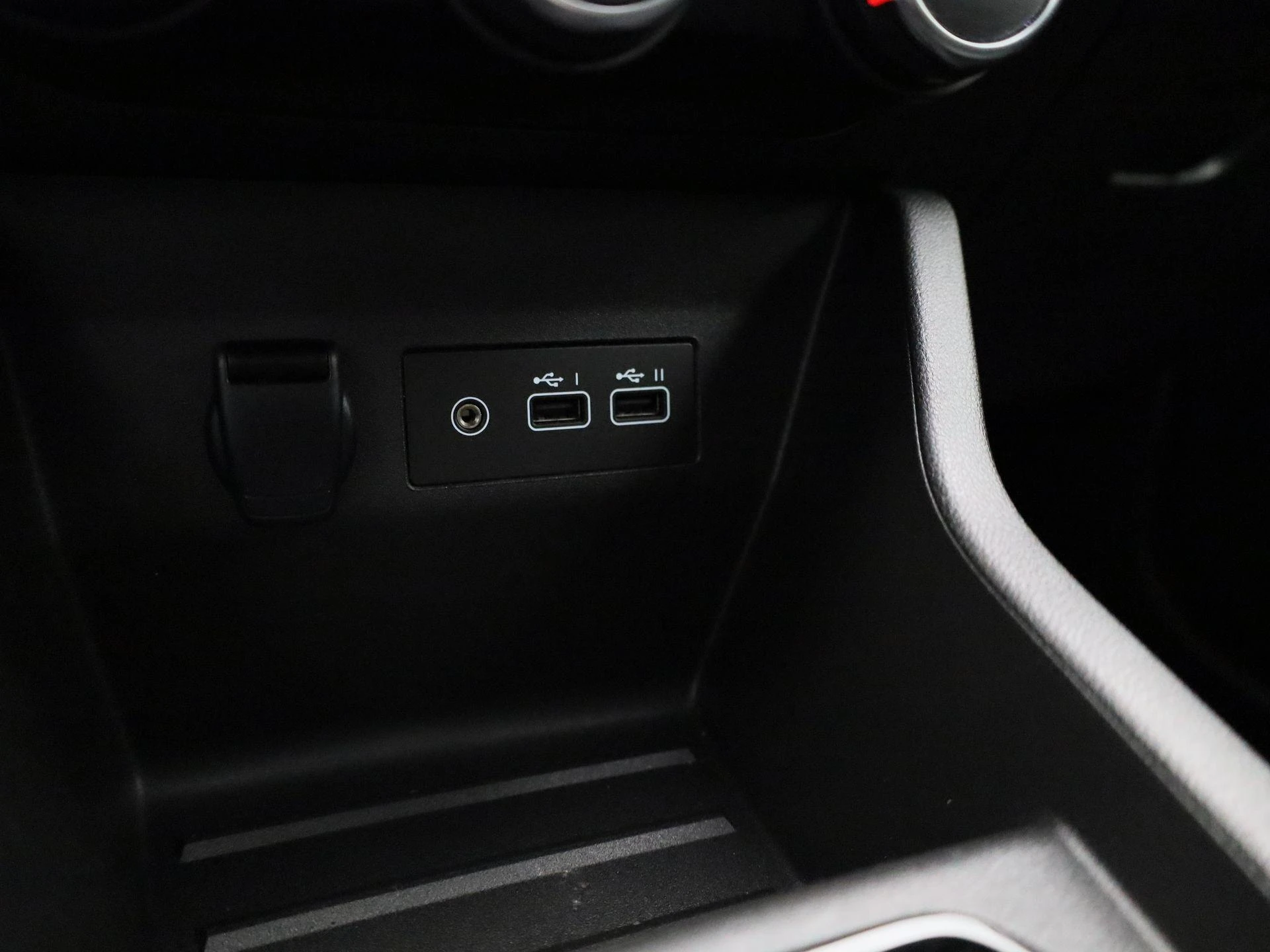 Renault-Clio-image-23