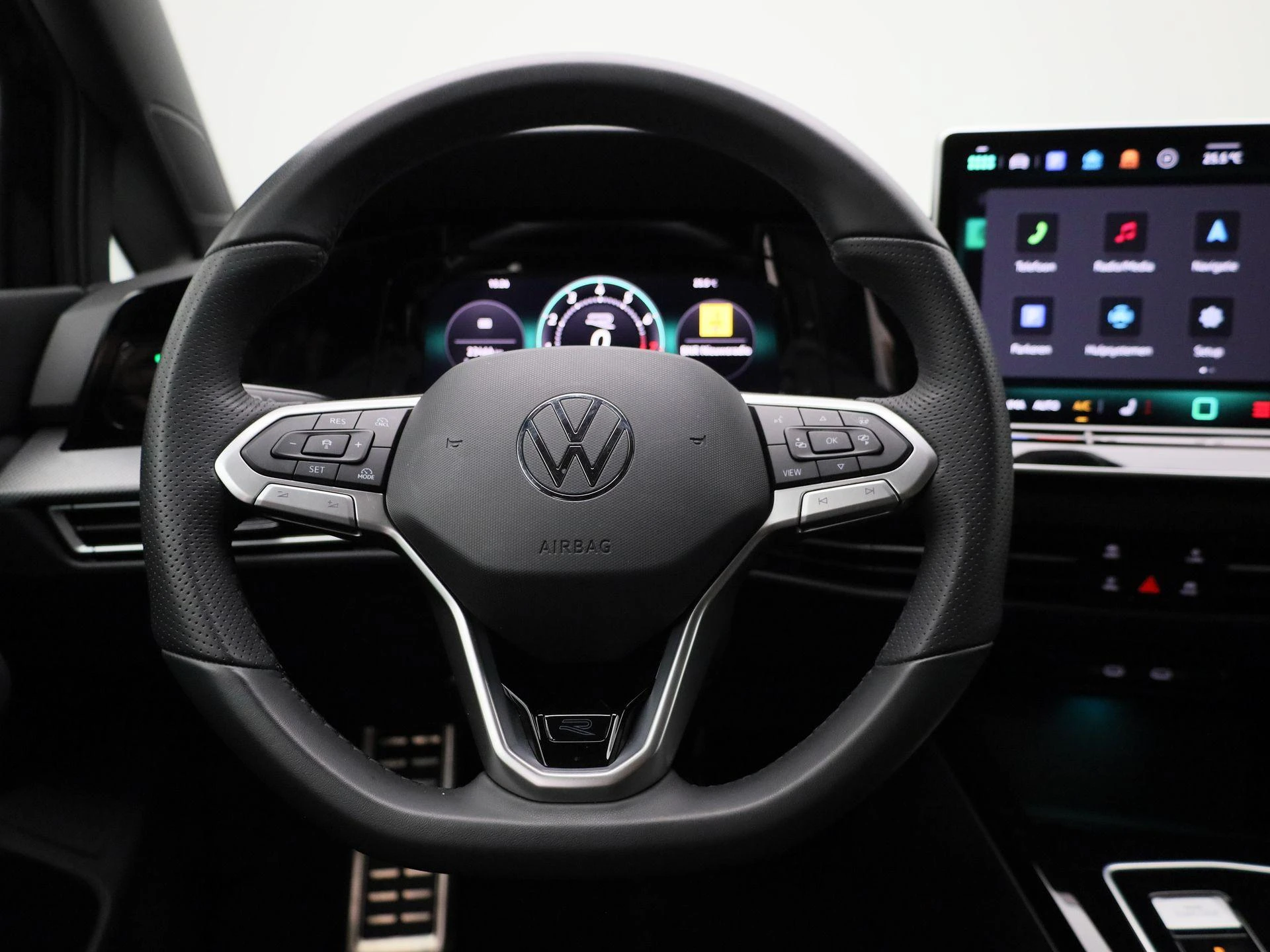 Volkswagen Golf 1.5 eTSI R-Line Edition