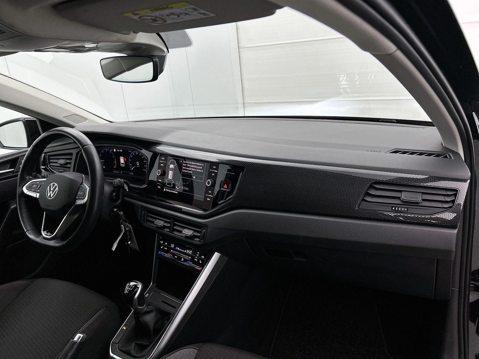 Volkswagen-Polo-image-16