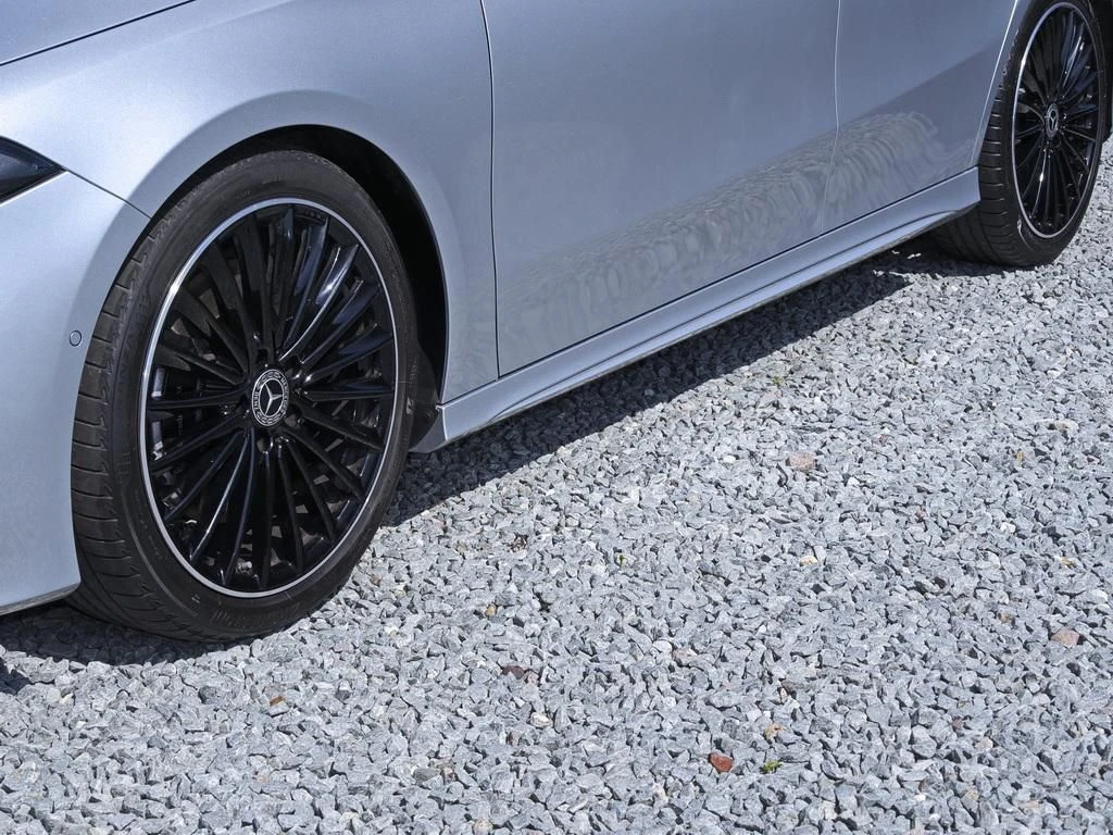 Mercedes-Benz-A-Klasse 250-image-6