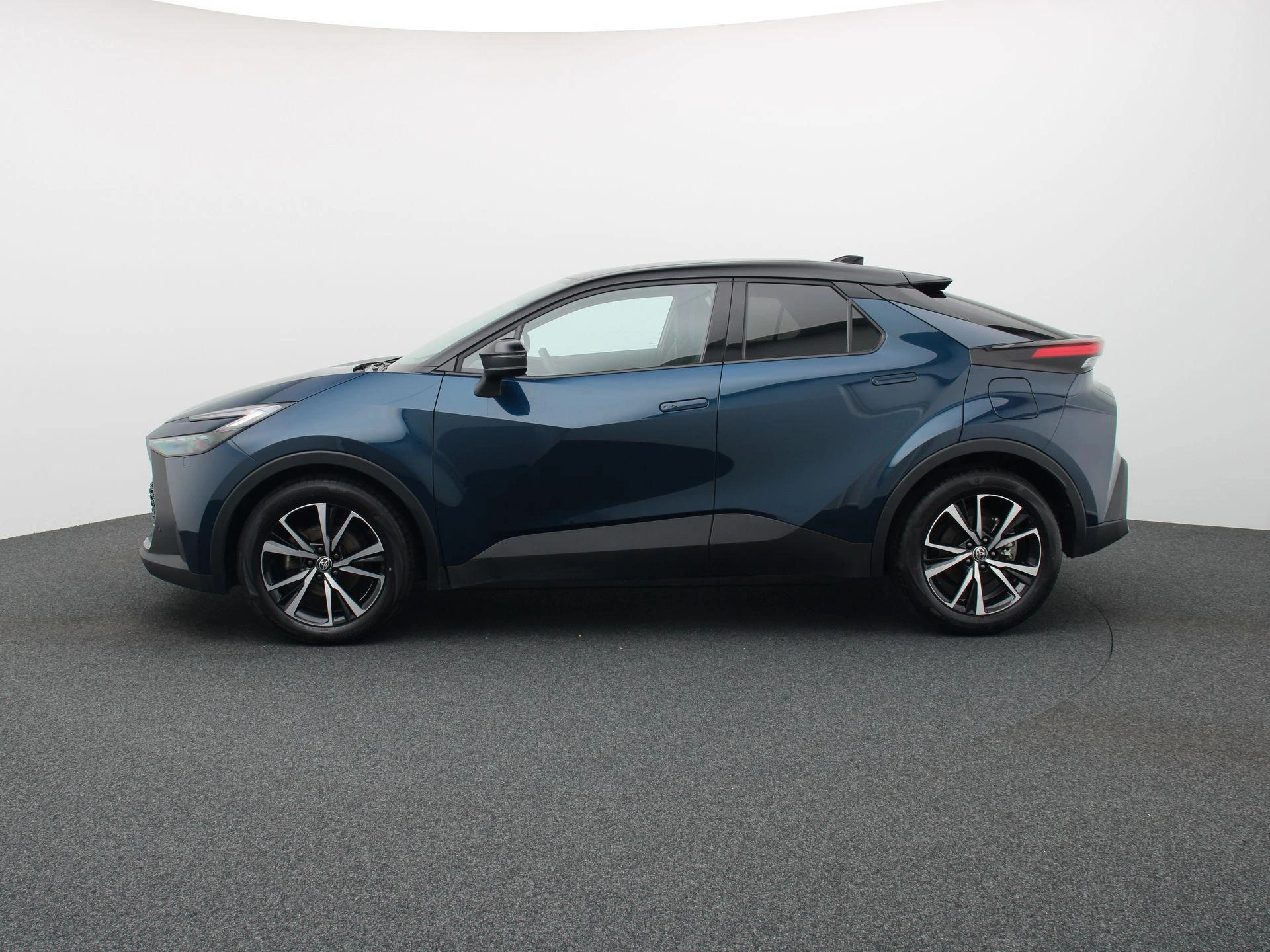 Toyota-C-HR-image-3