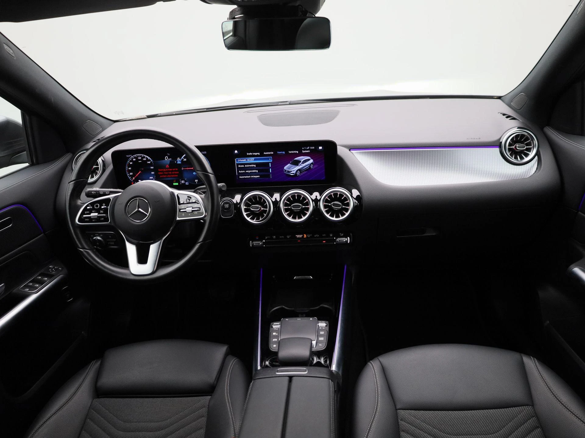Mercedes-Benz-EQA-image-42