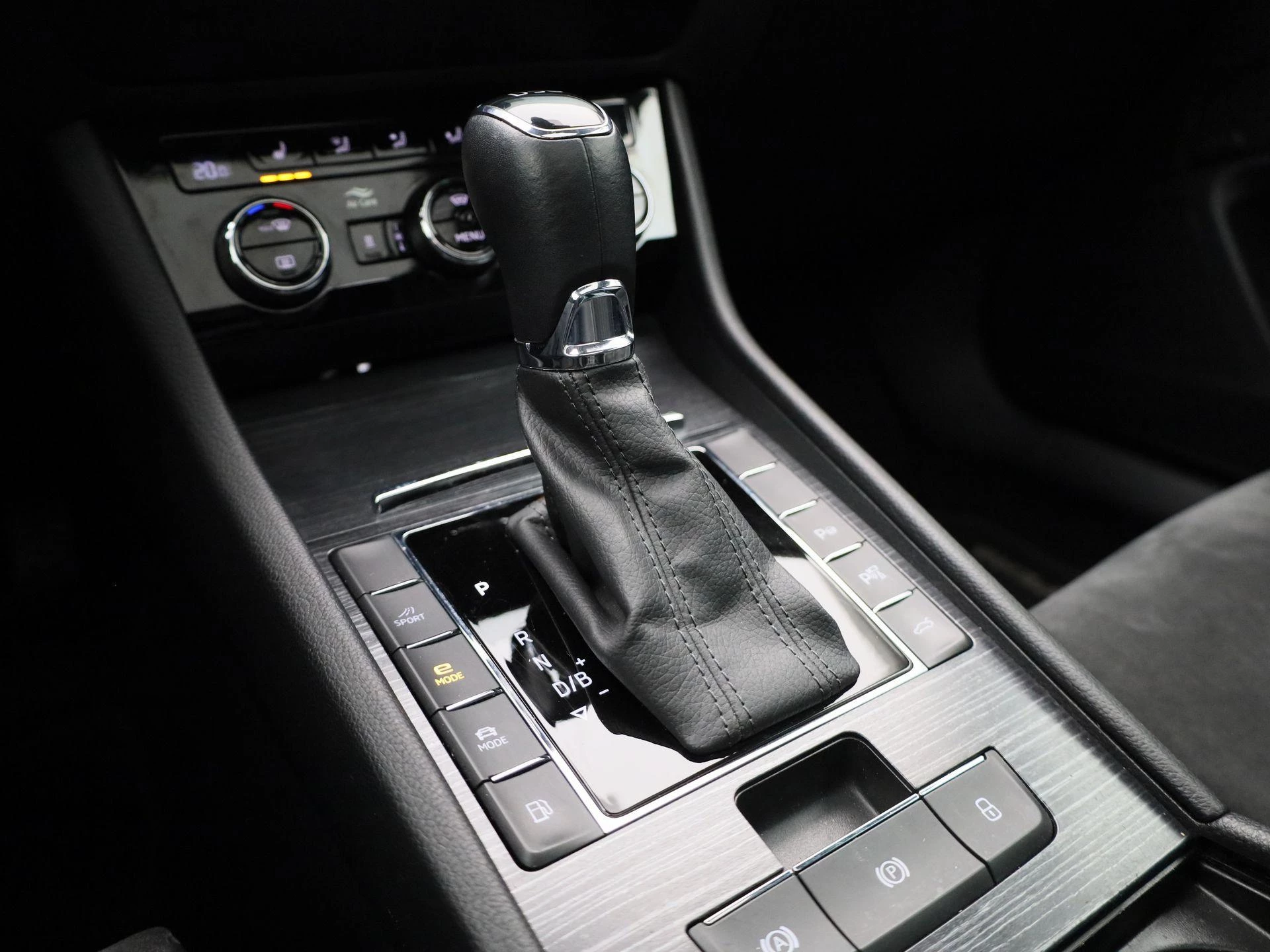 Škoda Superb Combi 1.4 TSI iV Business Edition