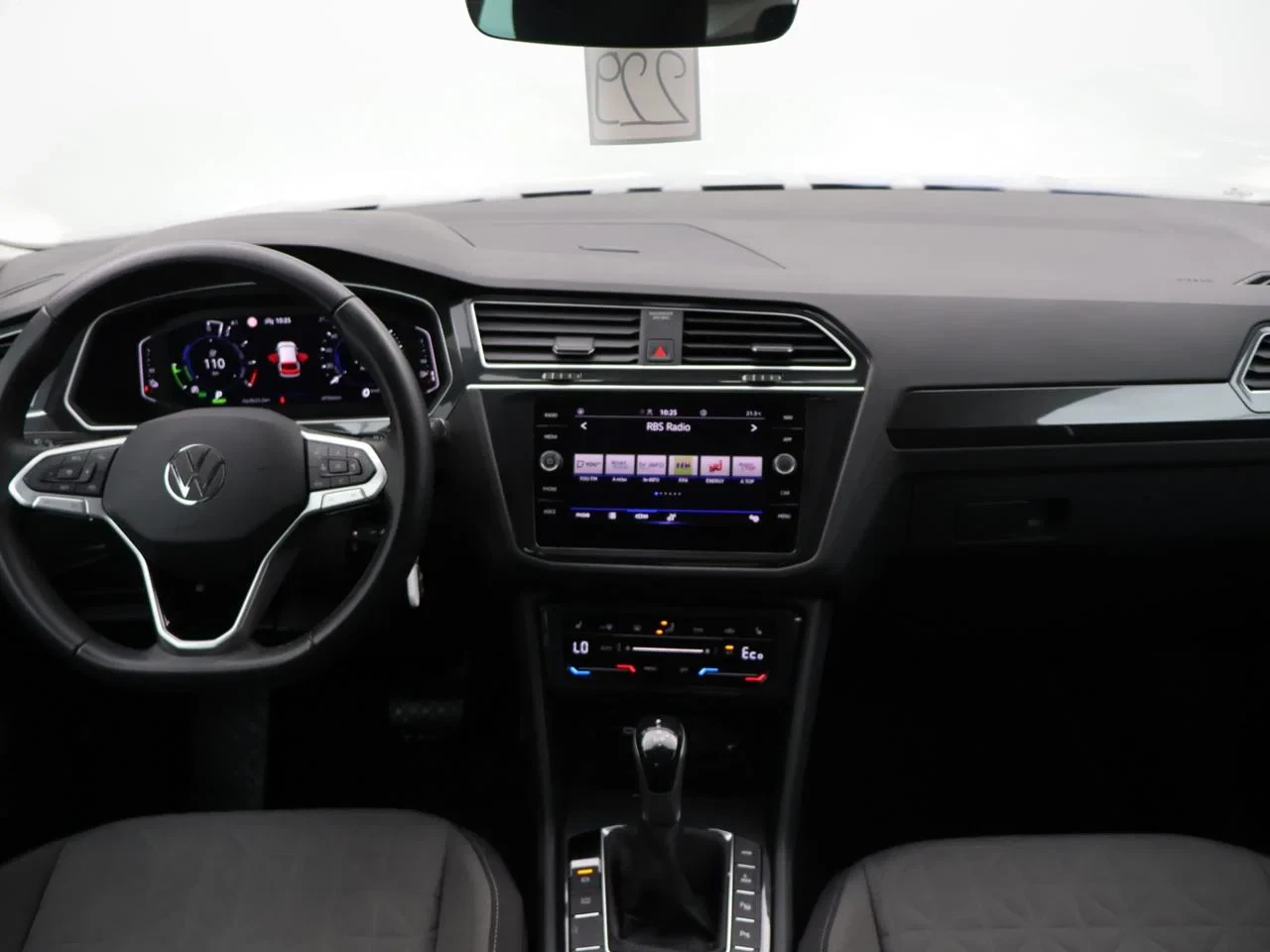 Volkswagen Tiguan eHybrid (PHEV) Tiguan PHEV eHybrid 1.4Life 245PK *AUTOMAAT*CAMERA*VIRTUAL COCKPIT*PDC*ACC*APP-CONNECT*...*