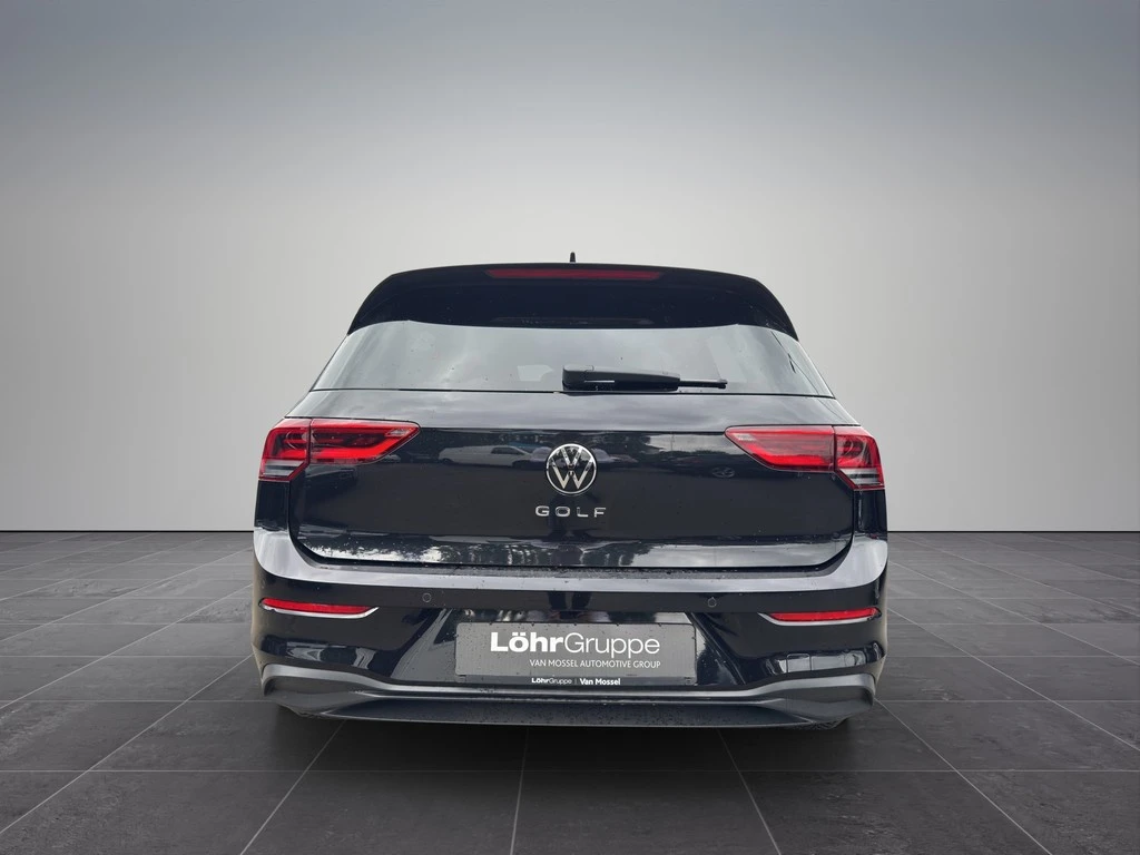 Volkswagen-Golf-image-2