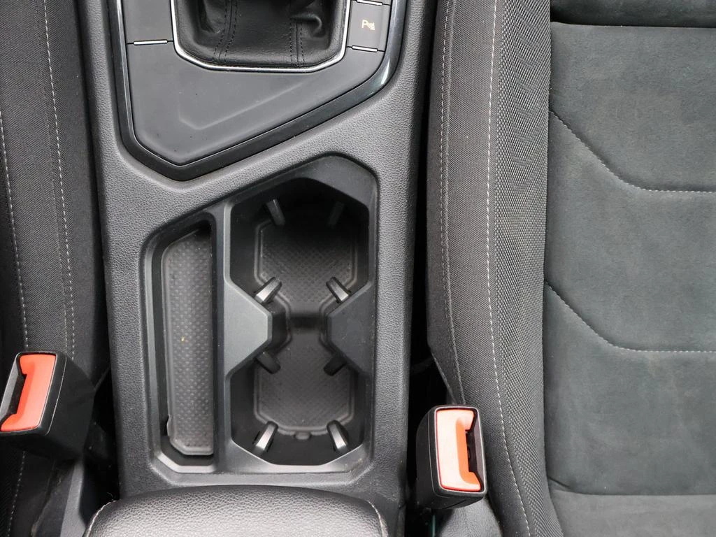 Volkswagen-Tiguan-image-24