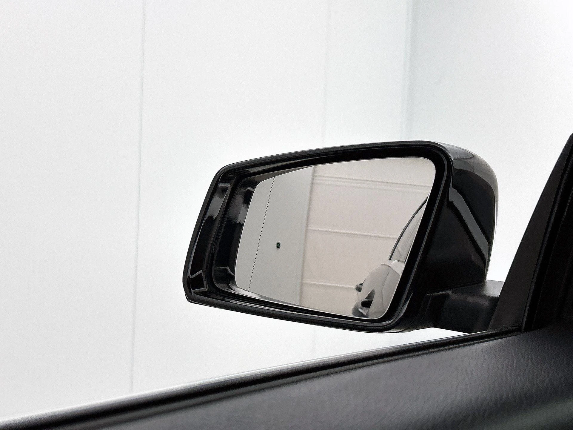 Mercedes-Benz-CLA-image-22