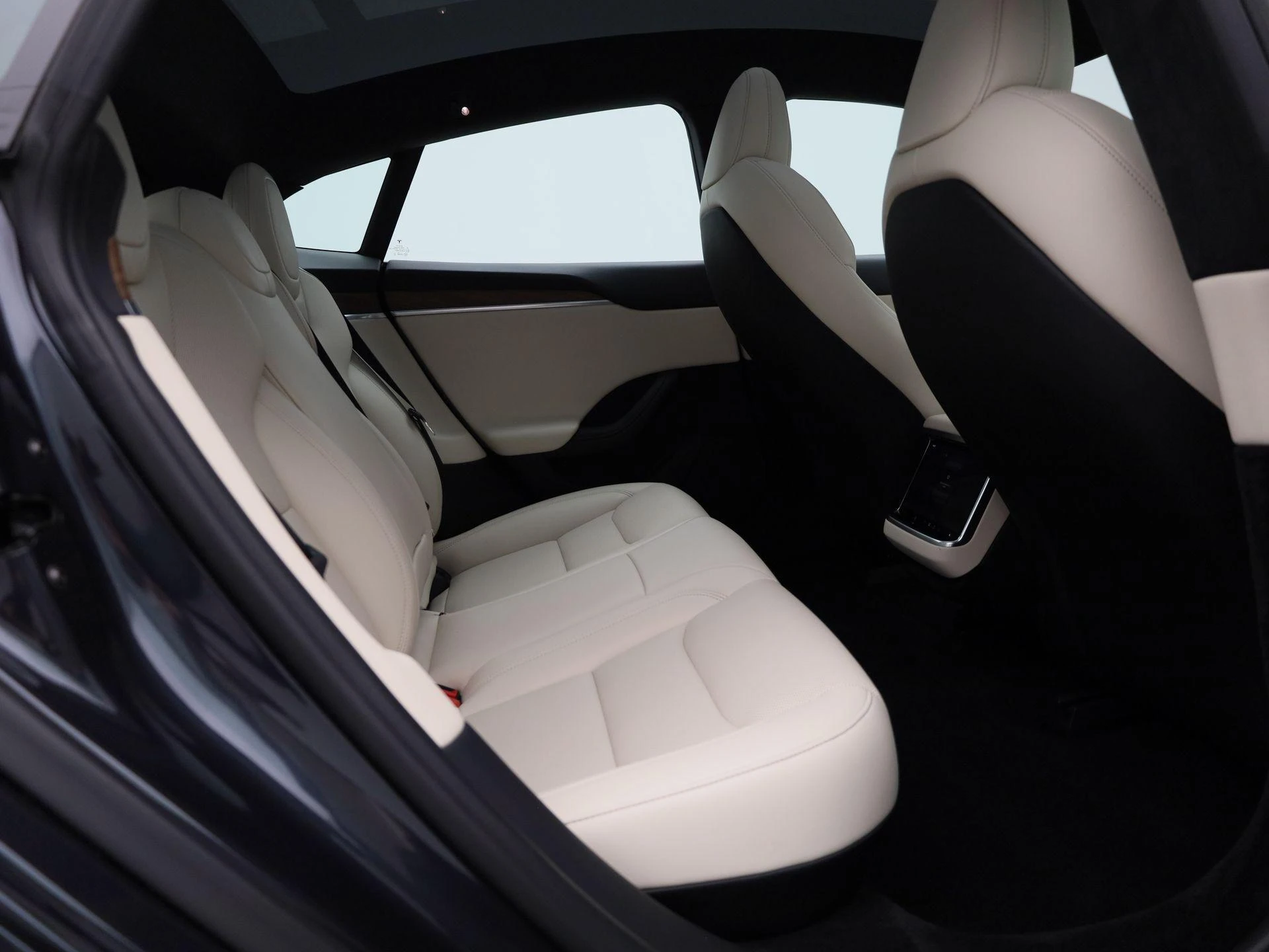 Tesla-Model S-image-44