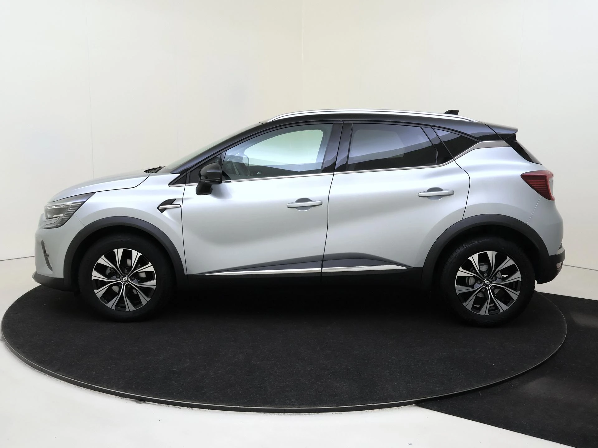Renault-Captur-image-7