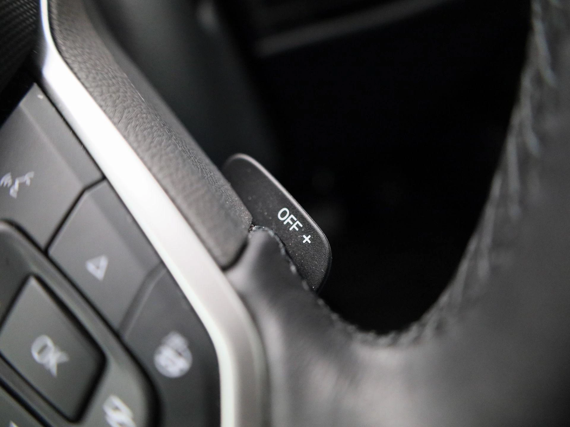 Volkswagen-Golf-image-24