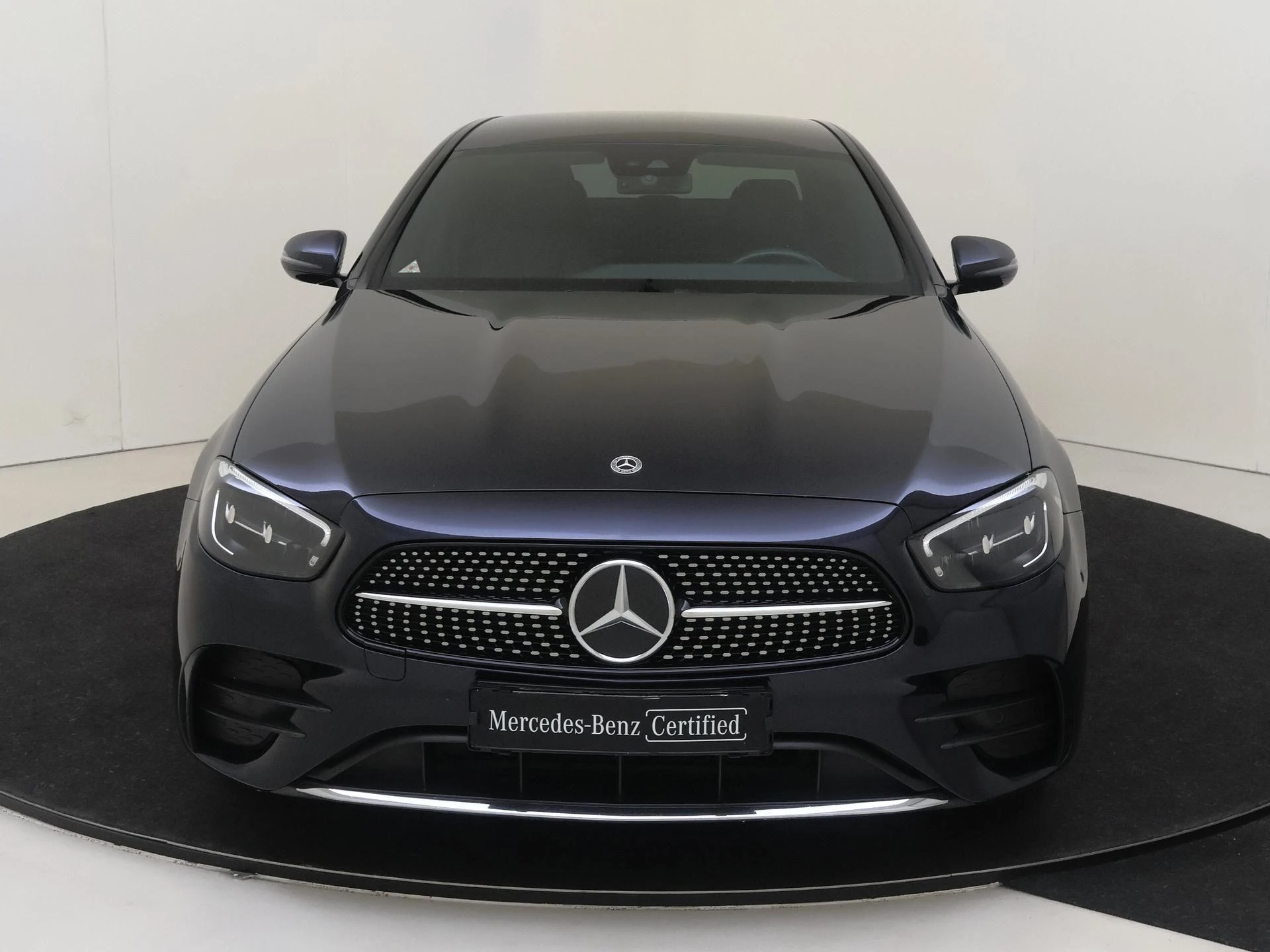 Mercedes-Benz-E-Klasse-image-5