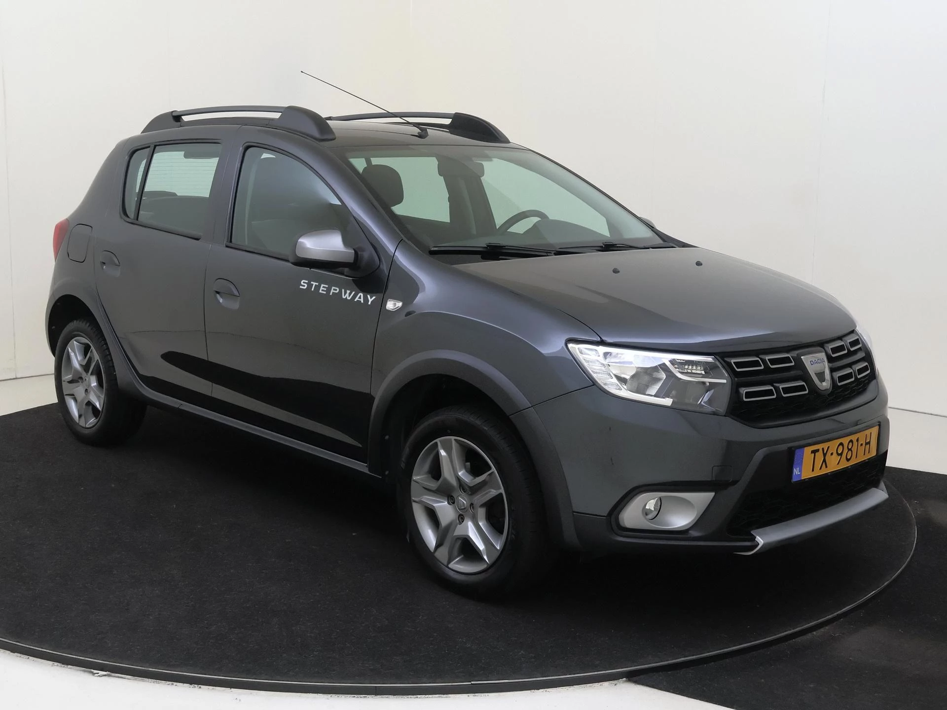 Dacia-Sandero Stepway-image-1