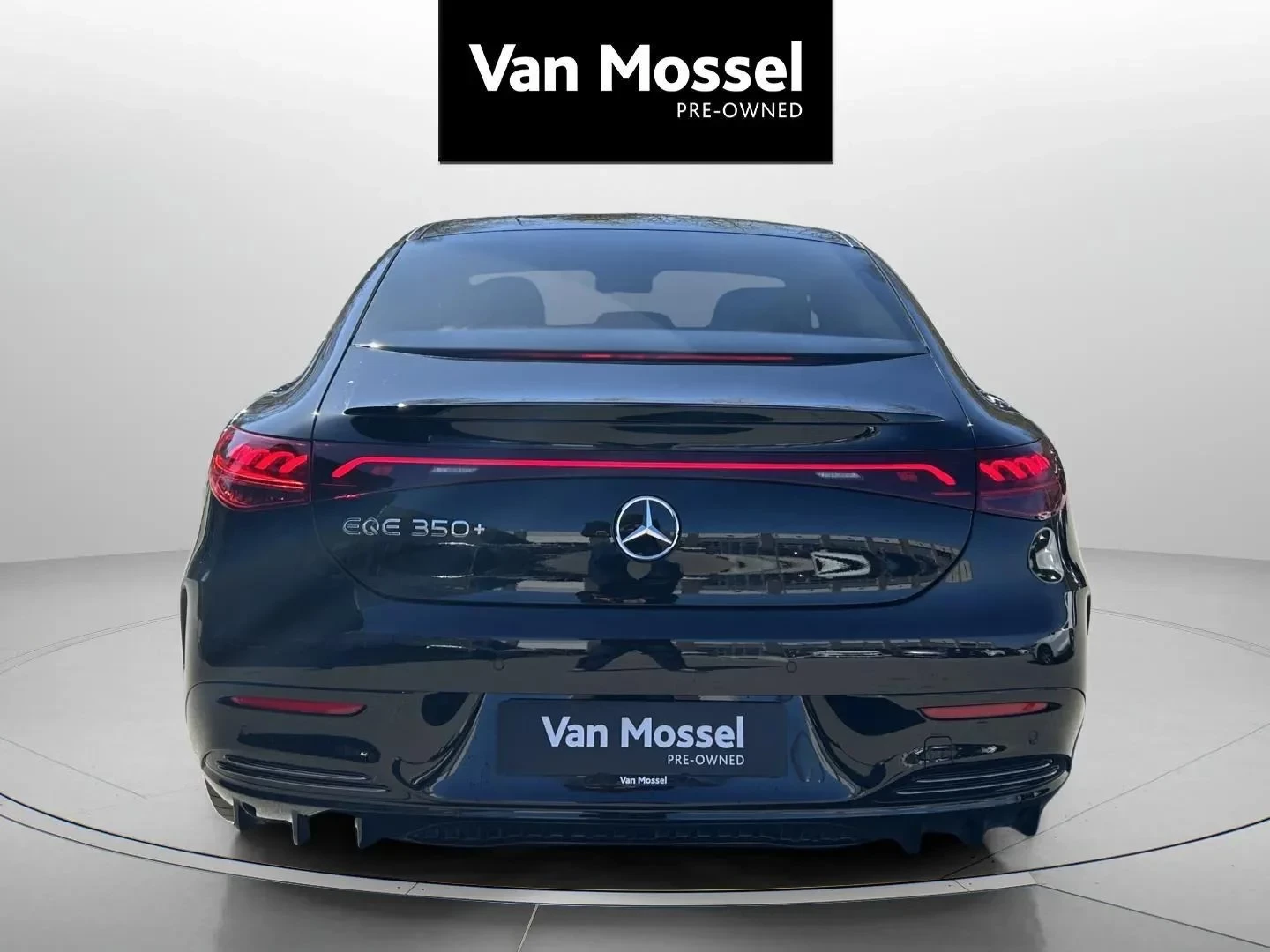 Mercedes-Benz-EQE-image-5