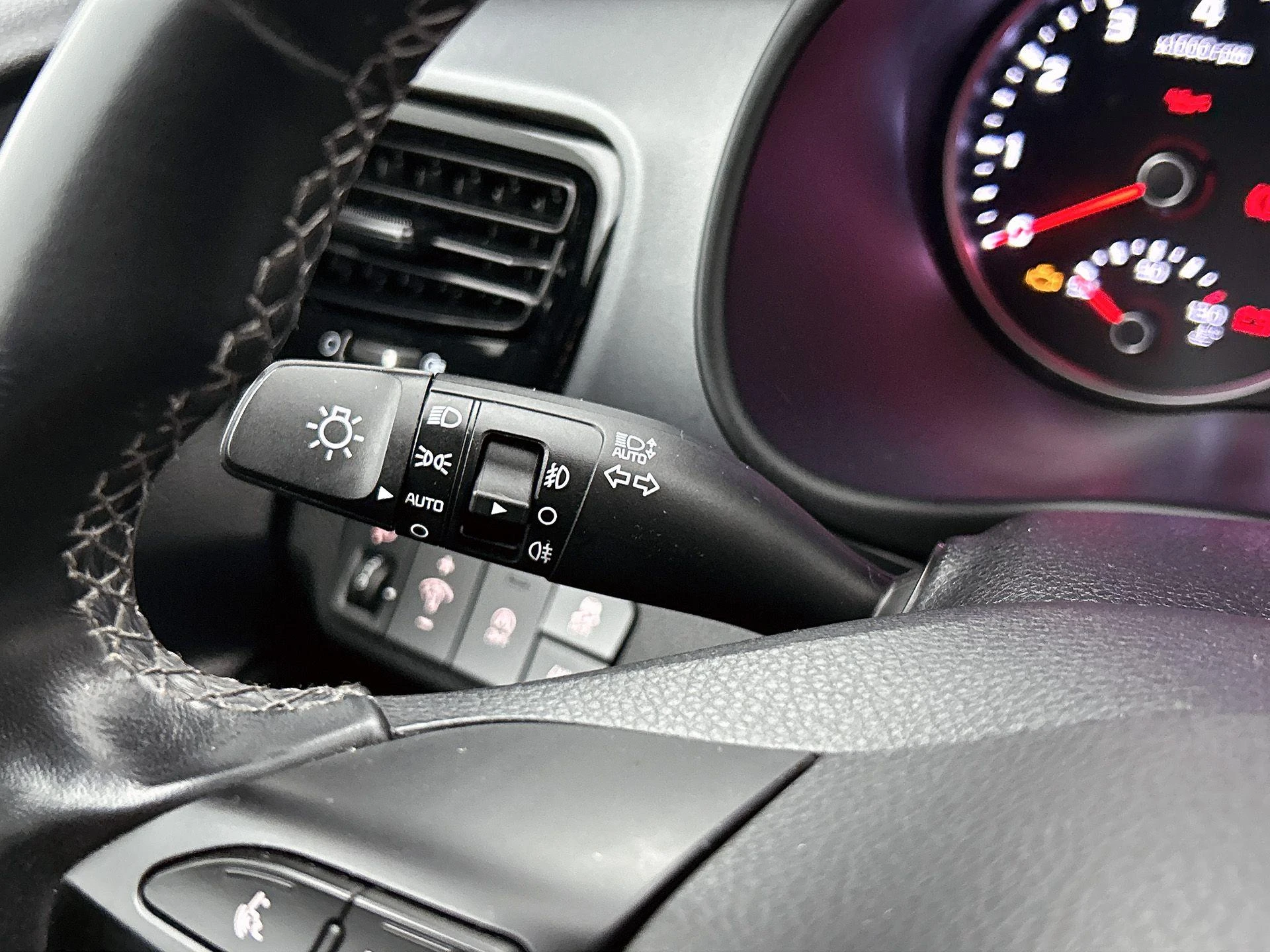 Kia-Stonic-image-8