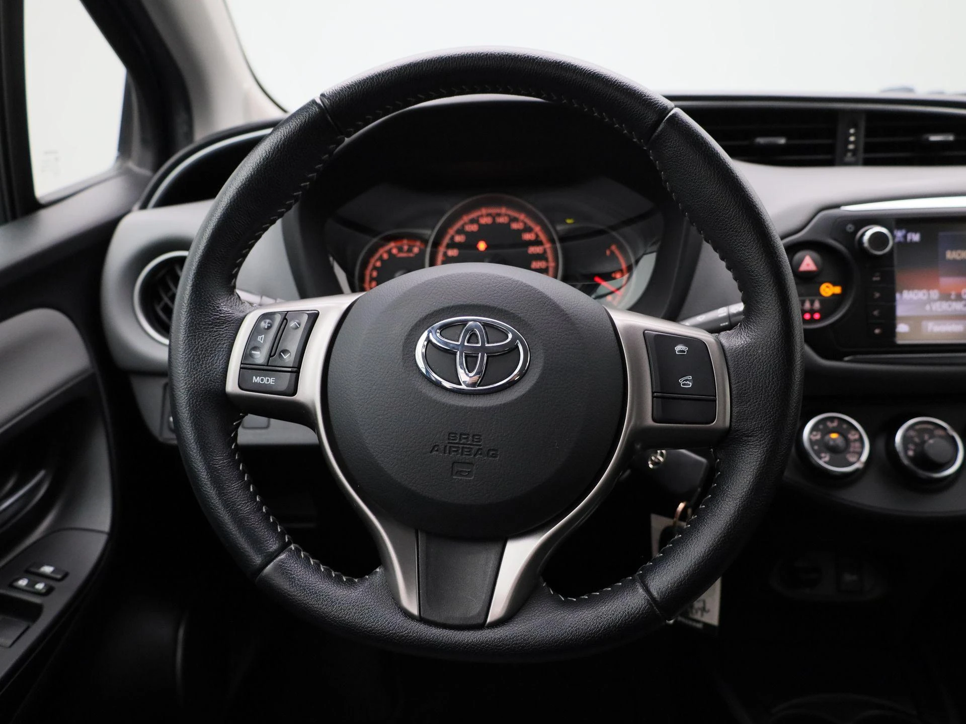 Toyota-Yaris-image-6