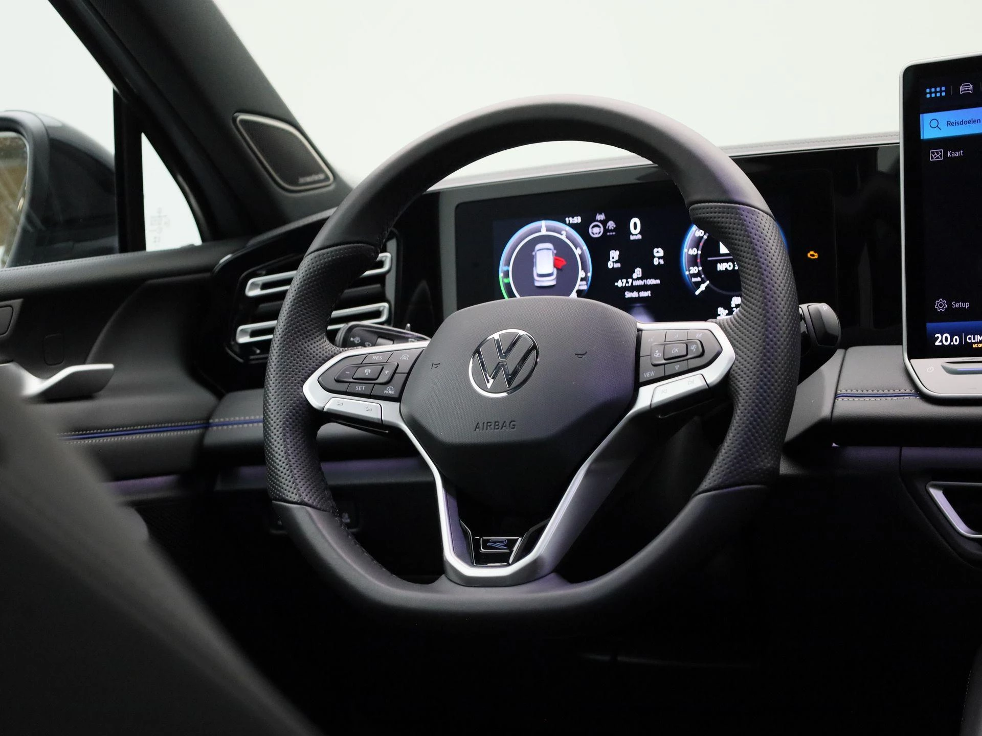 Volkswagen-Tiguan-image-42