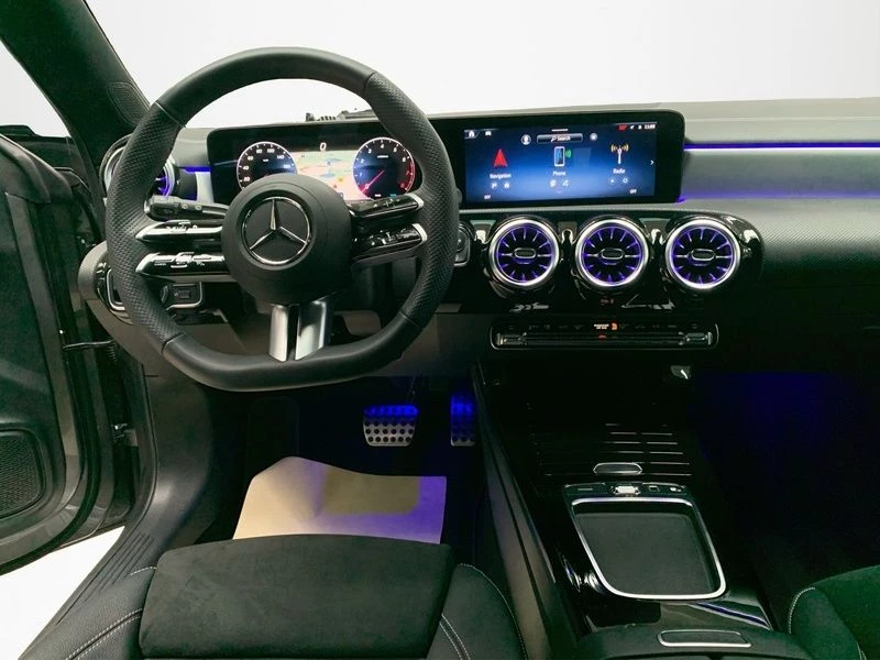Mercedes-Benz-CLA-image-15
