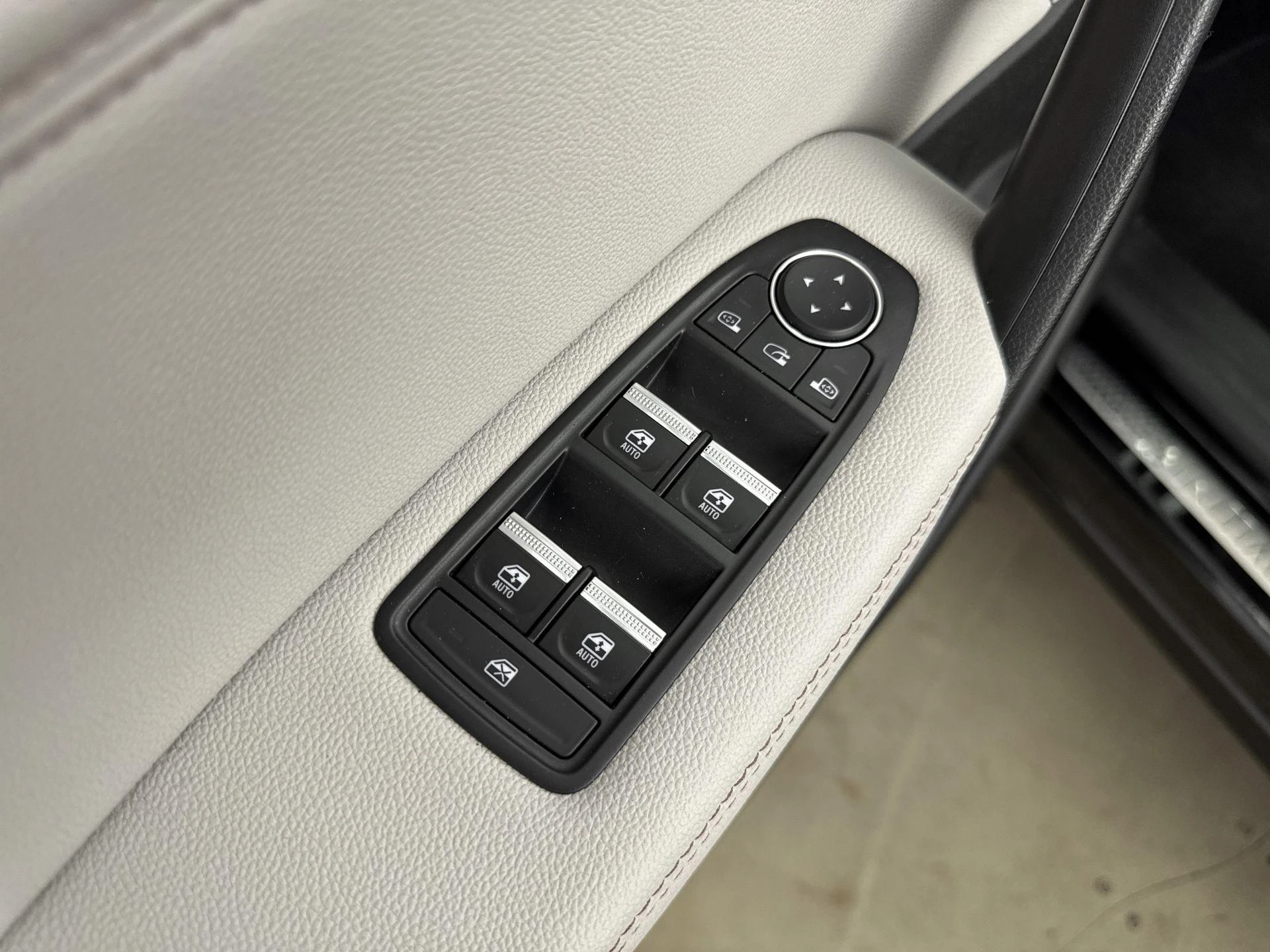 Renault-Captur-image-27
