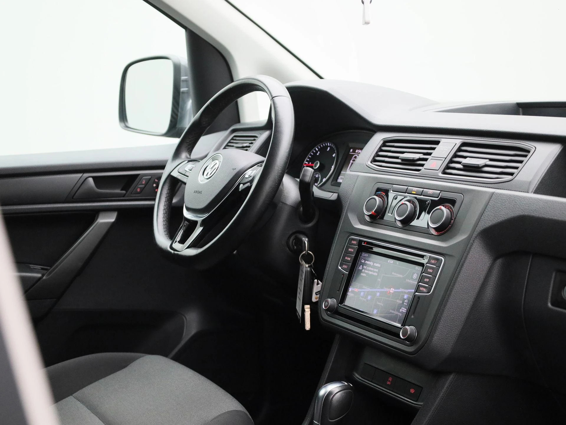 Volkswagen-Caddy-image-6