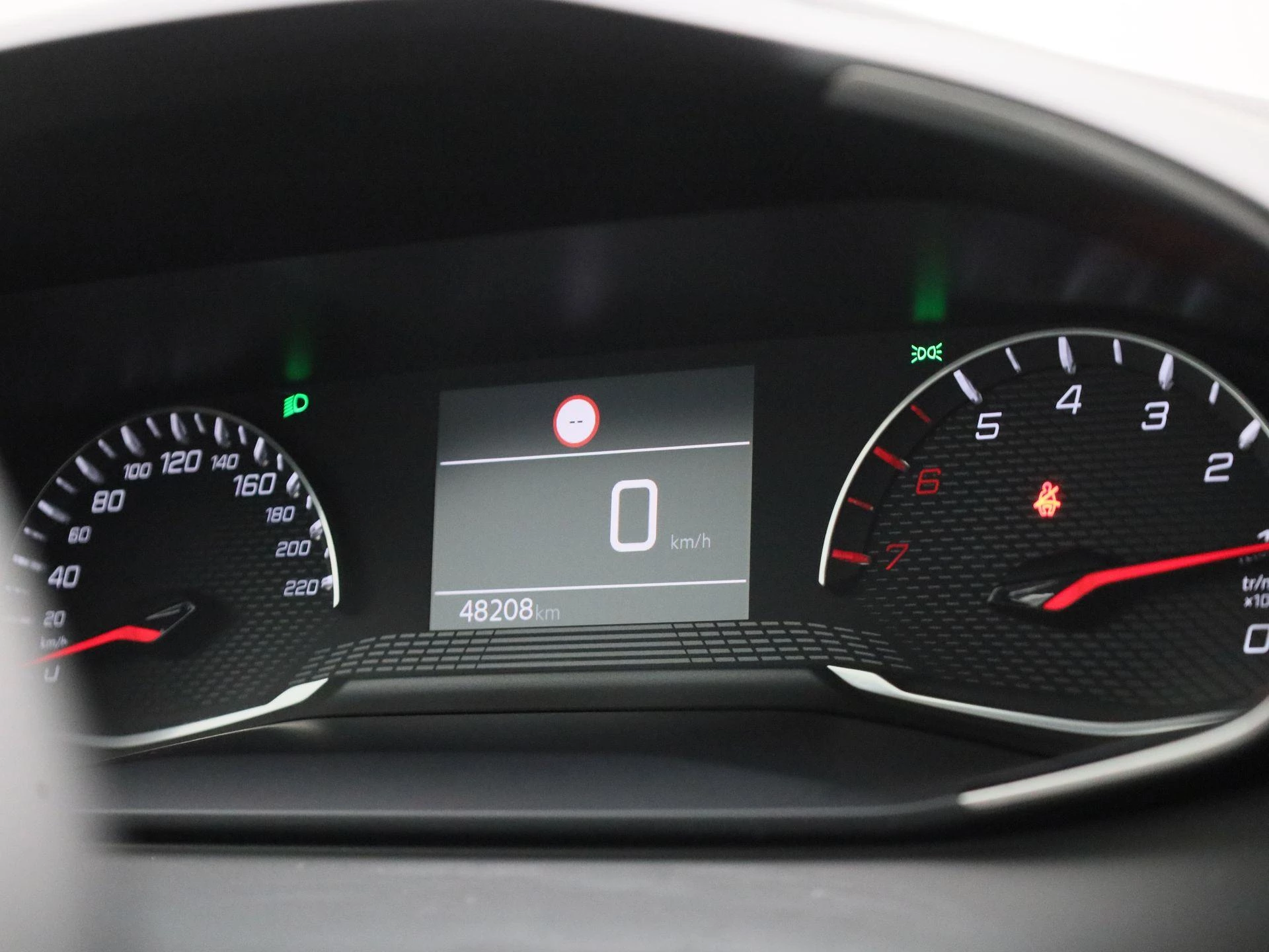 Peugeot-208-image-24