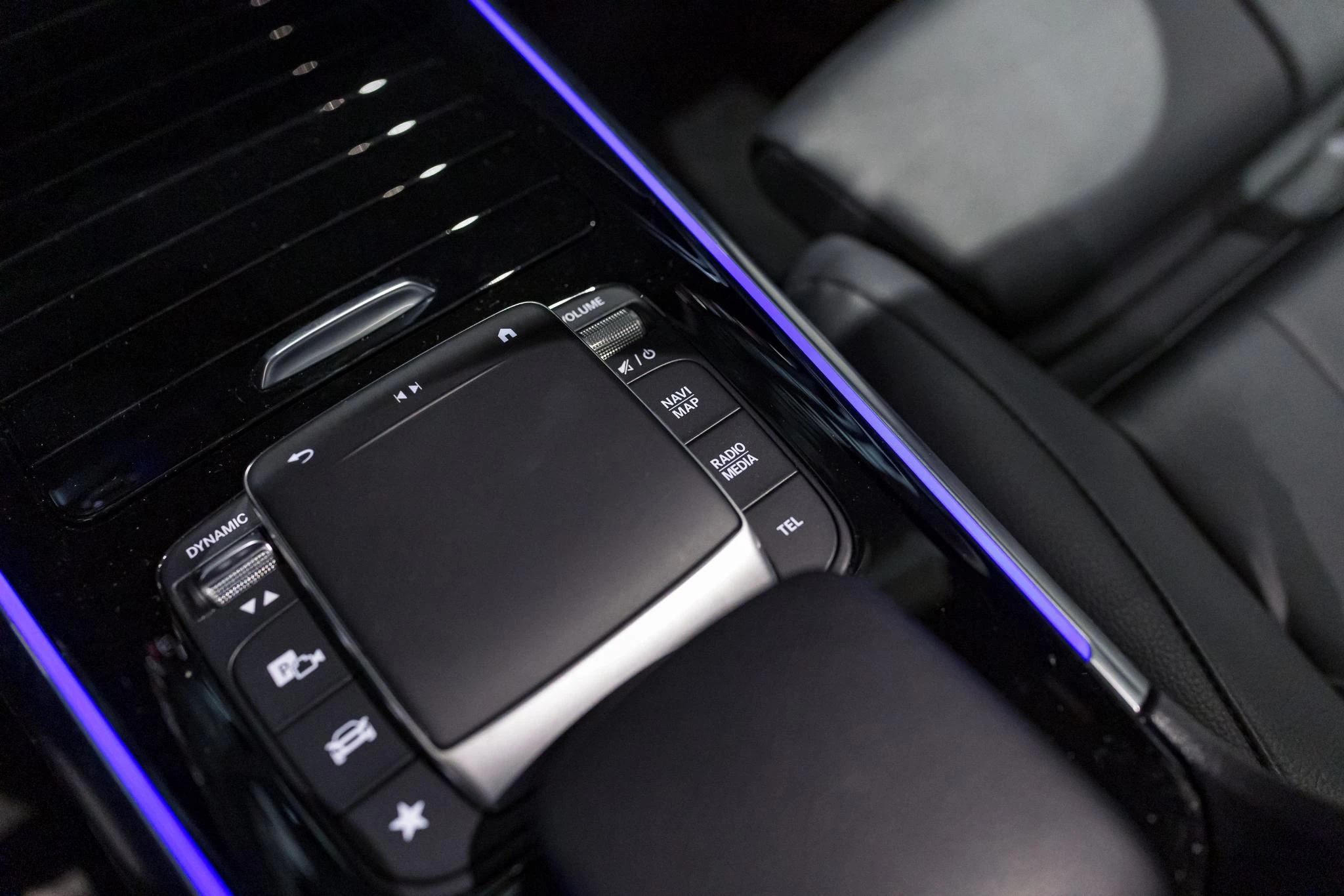 Mercedes-Benz-EQA-image-34