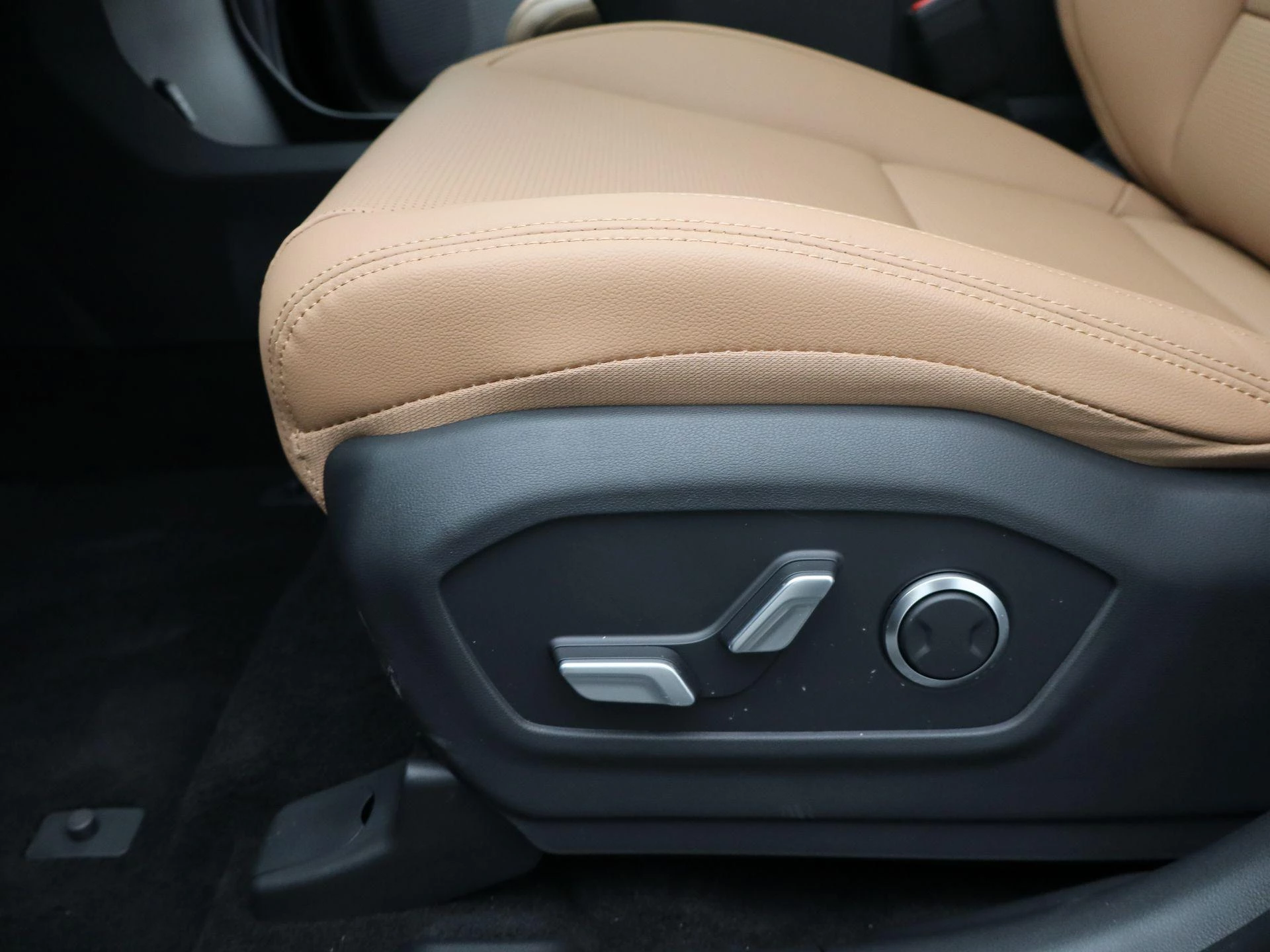 Hyundai-Santa Fe-image-27