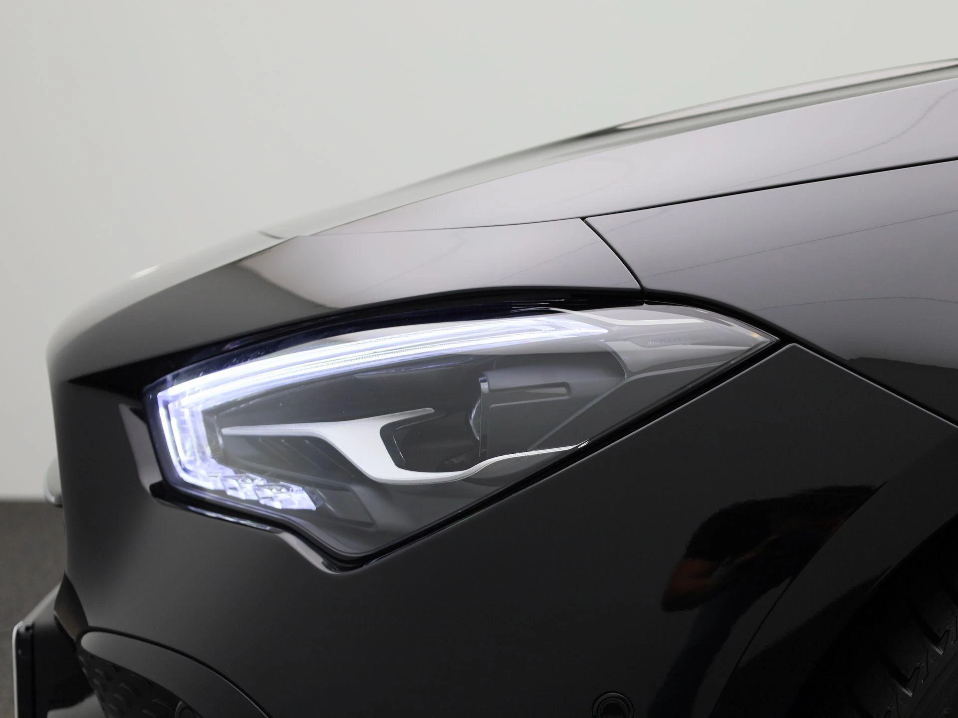 Mercedes-Benz-CLA-image-14