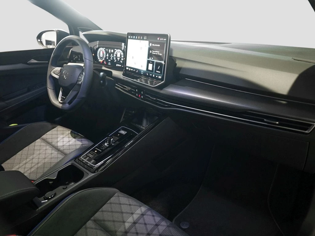 Volkswagen Golf 1,5 l eTSI DSG R-Line AHK HKSOUND PANO LED